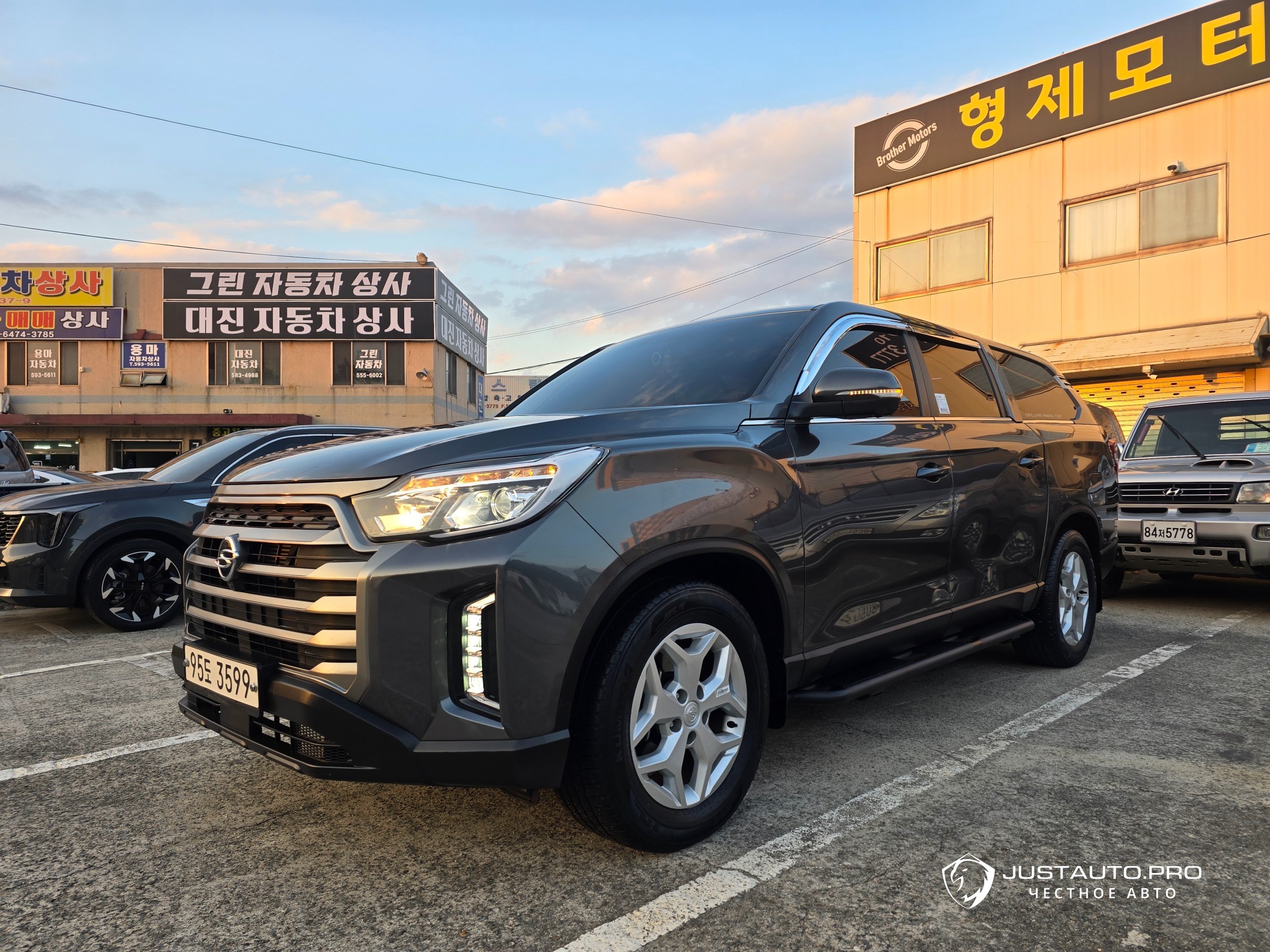 Автомобиль KG_Mobility_Ssangyong Rexton