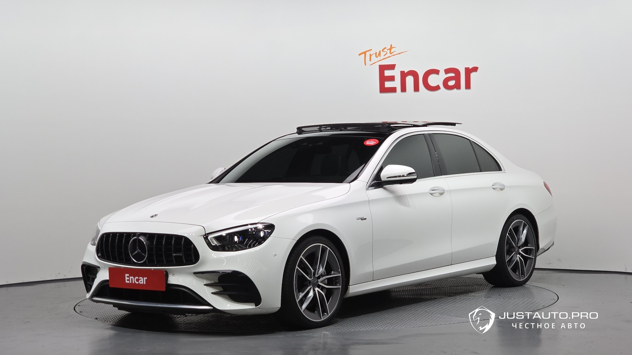 Автомобиль Mercedes-Benz E-Class