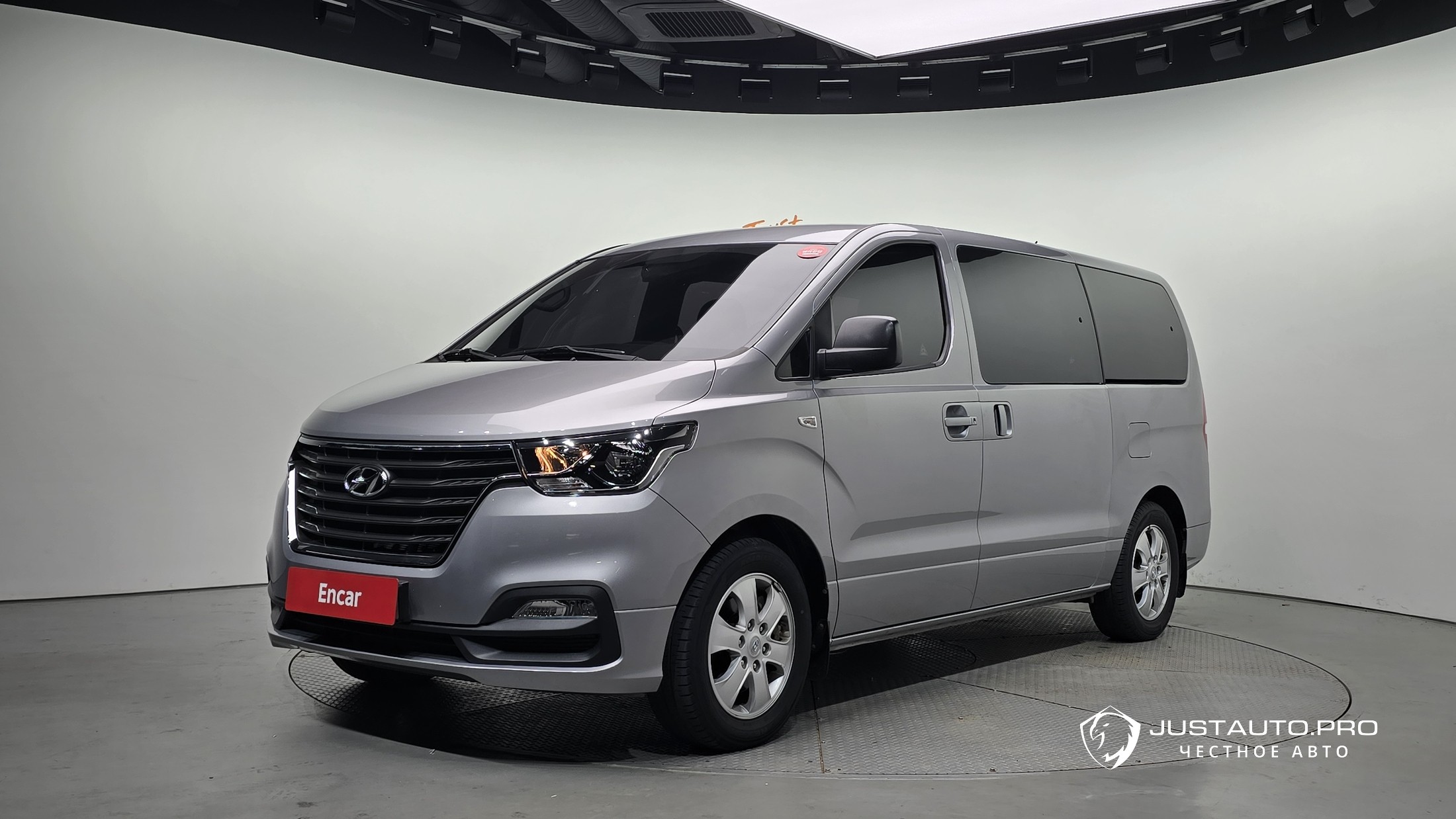 Автомобиль Hyundai Starex