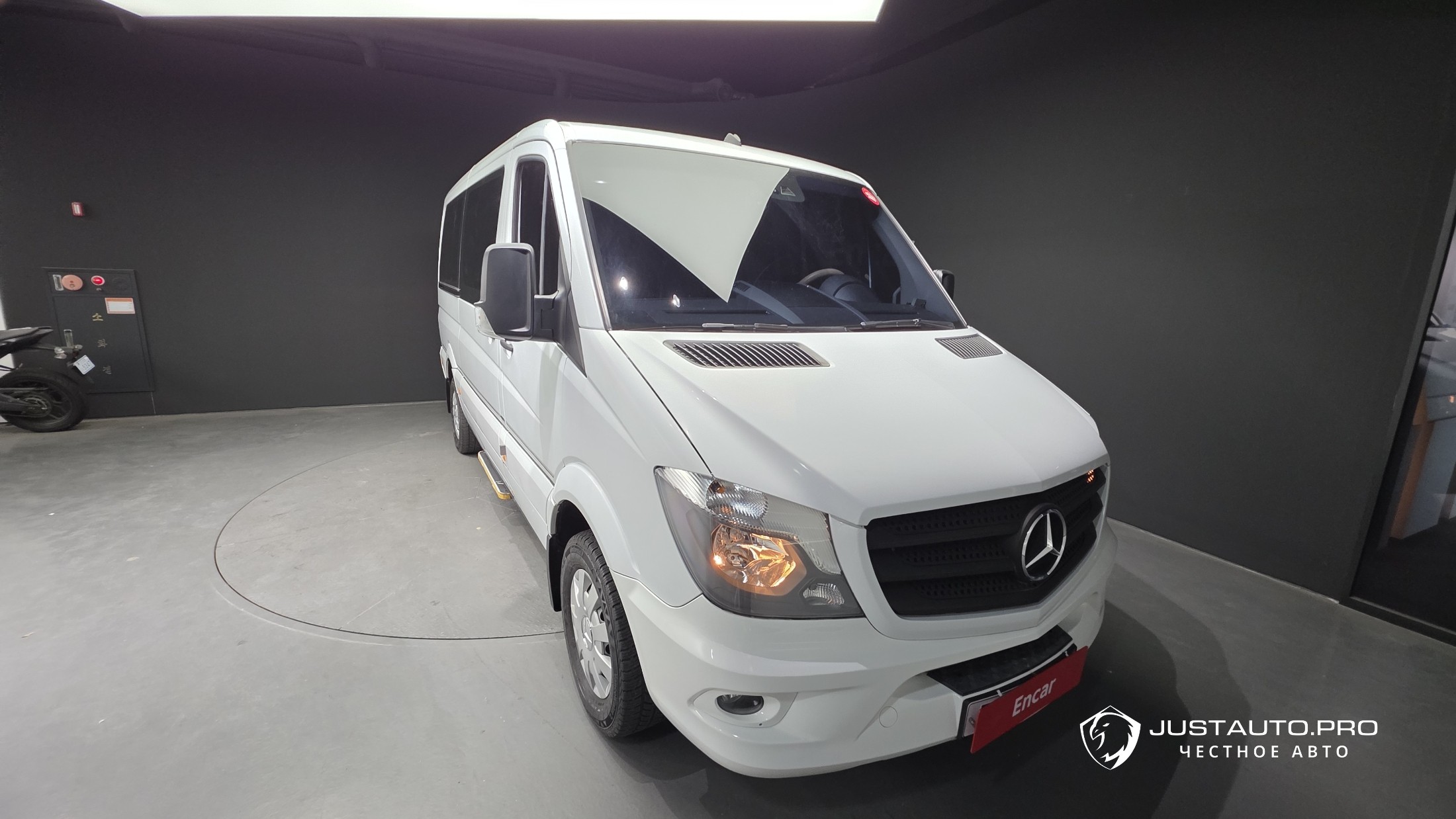 Автомобиль Mercedes-Benz Sprinter