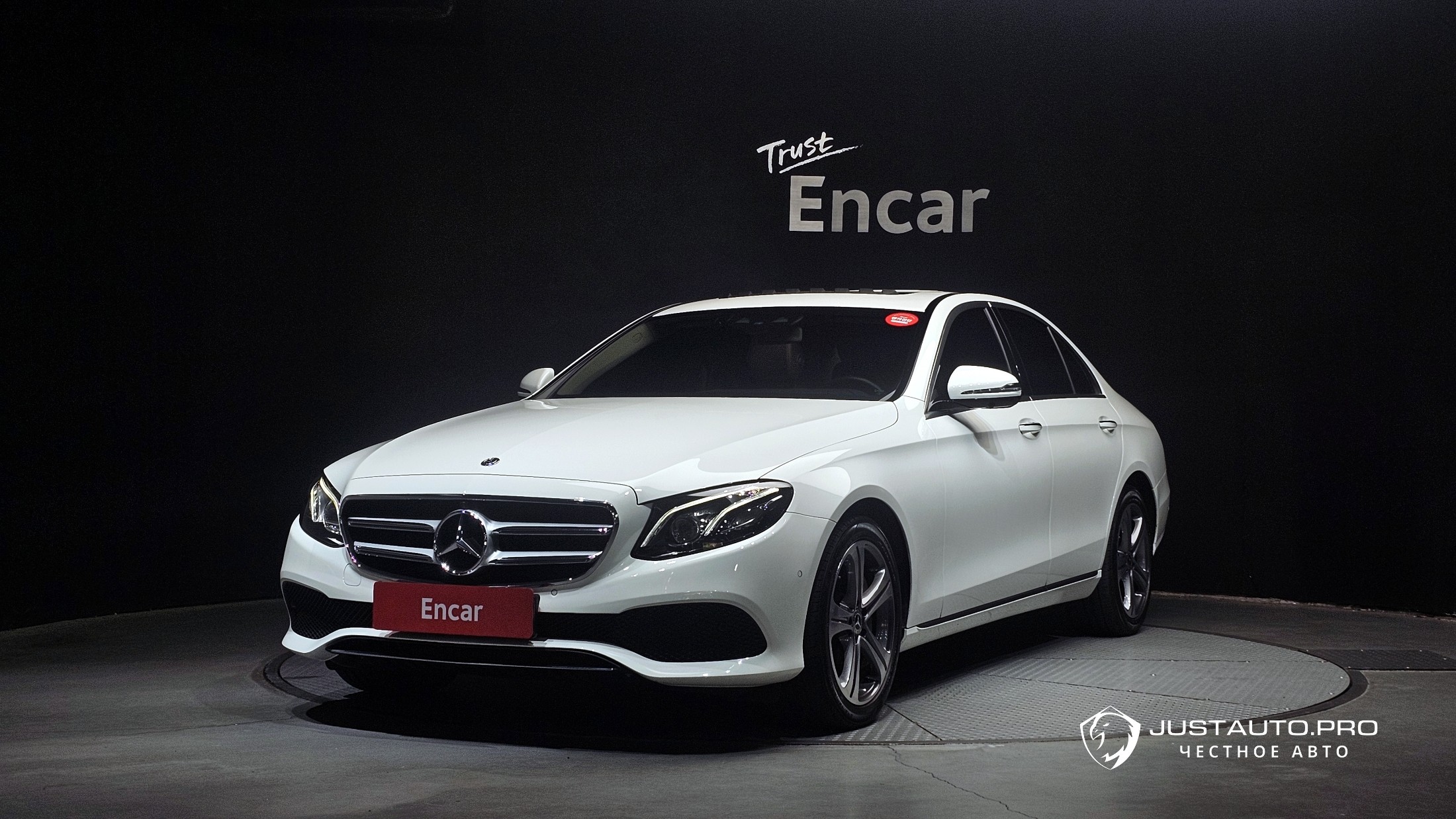 Автомобиль Mercedes-Benz E-Class