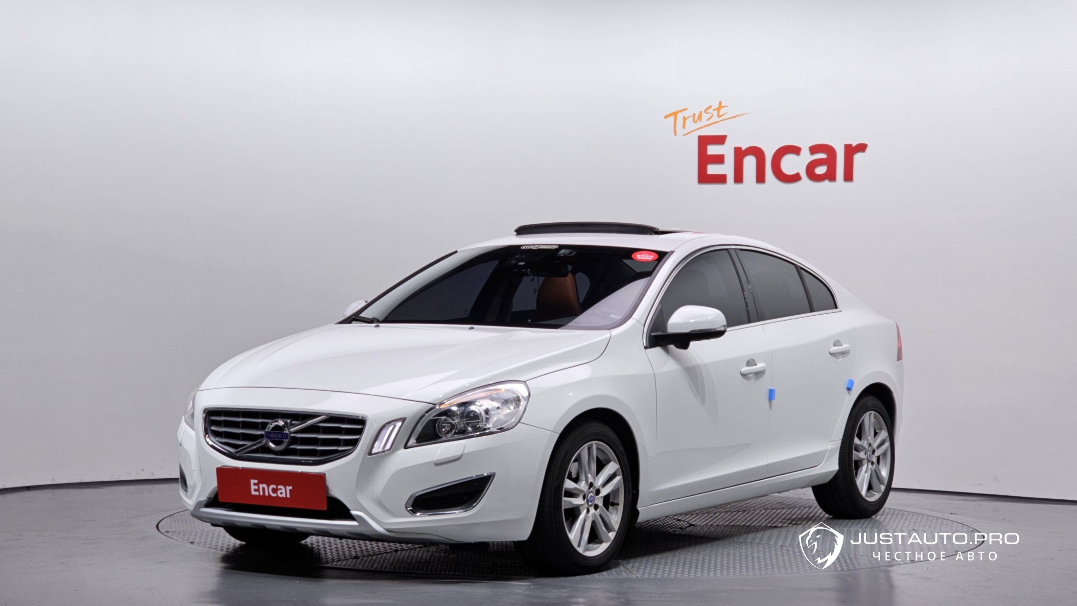 Автомобиль Volvo S60