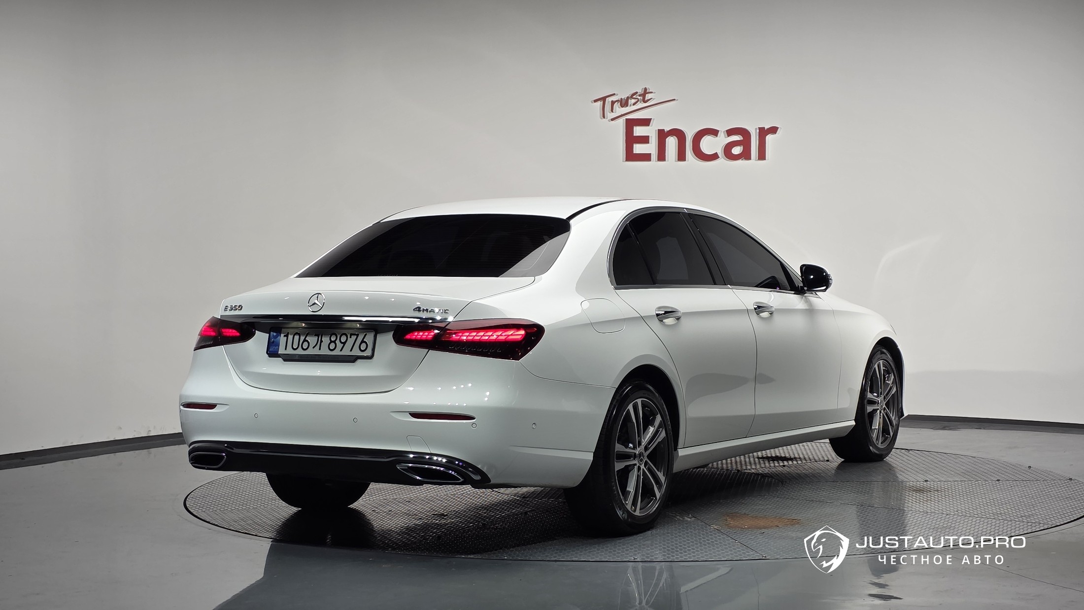 Автомобиль Mercedes-Benz E-Class