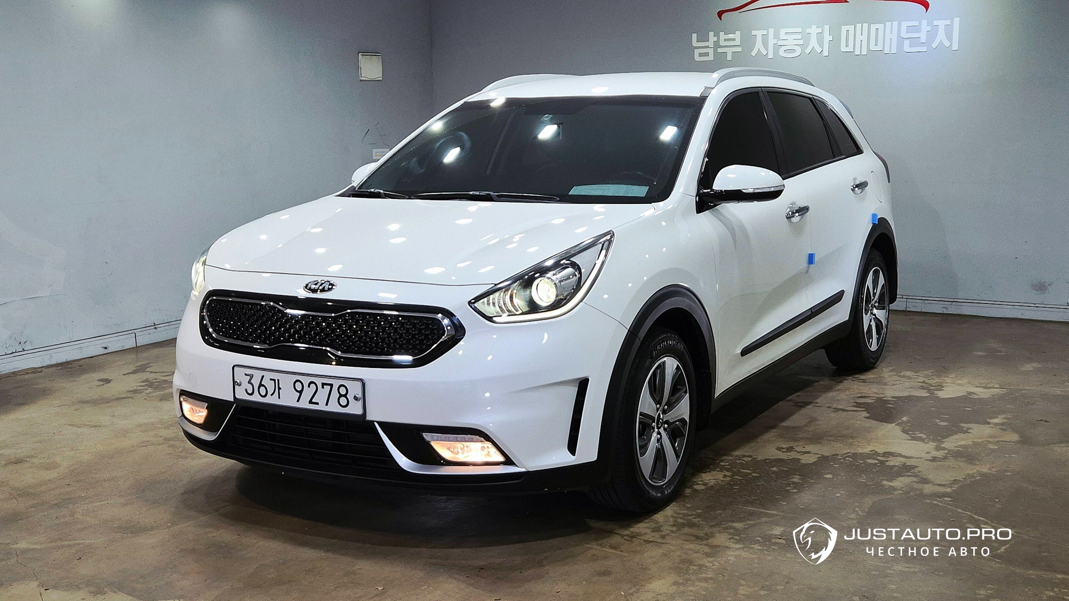Автомобиль Kia Niro