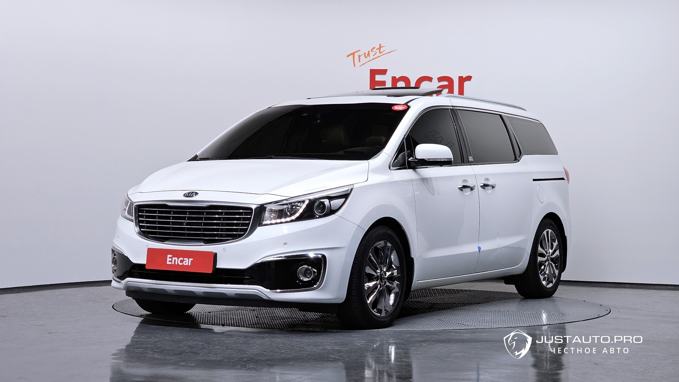 Автомобиль Kia Canival