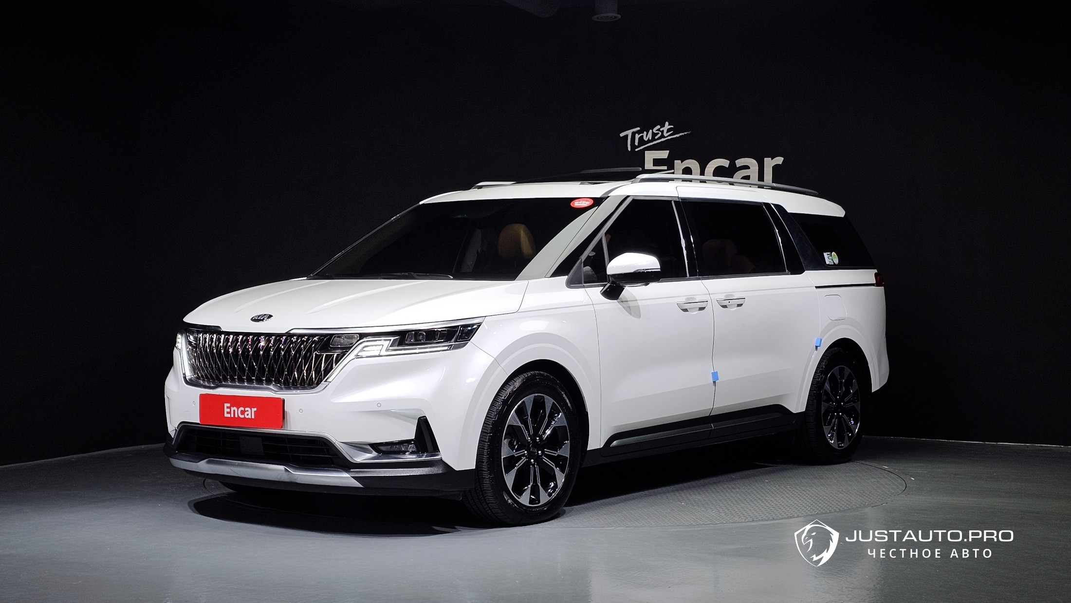 Автомобиль Kia Canival