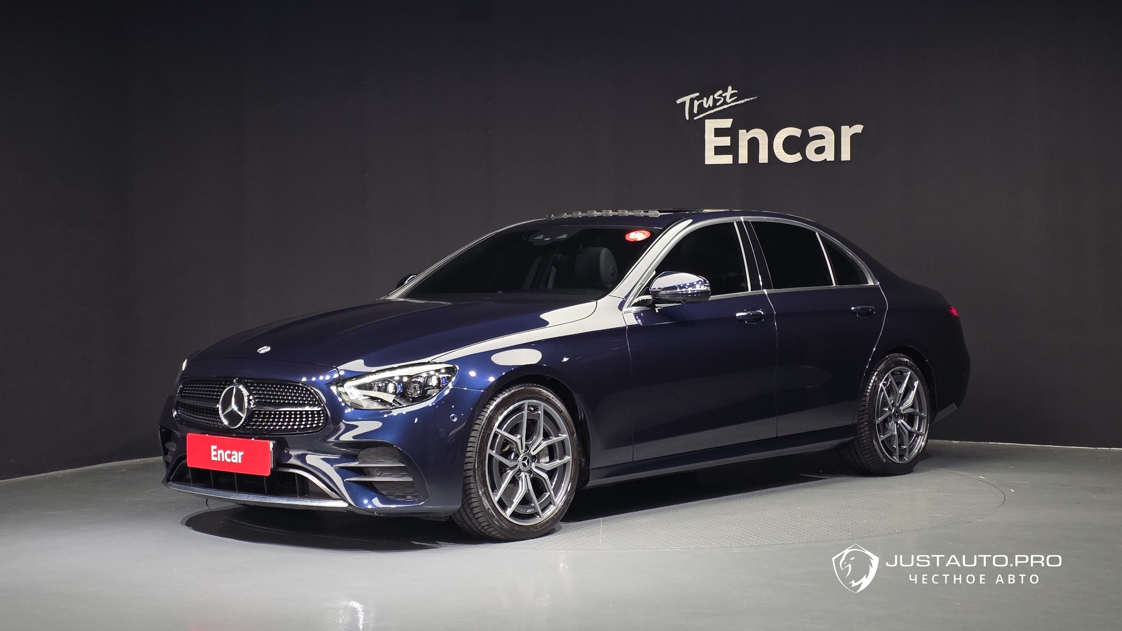 Автомобиль Mercedes-Benz E-Class