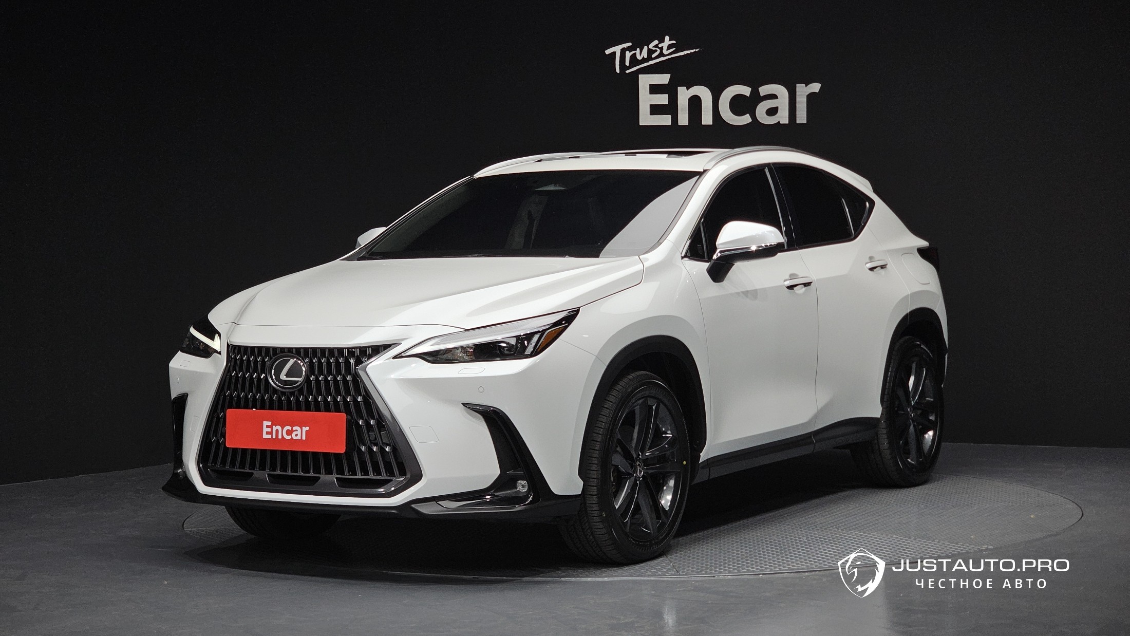 Автомобиль Lexus NX