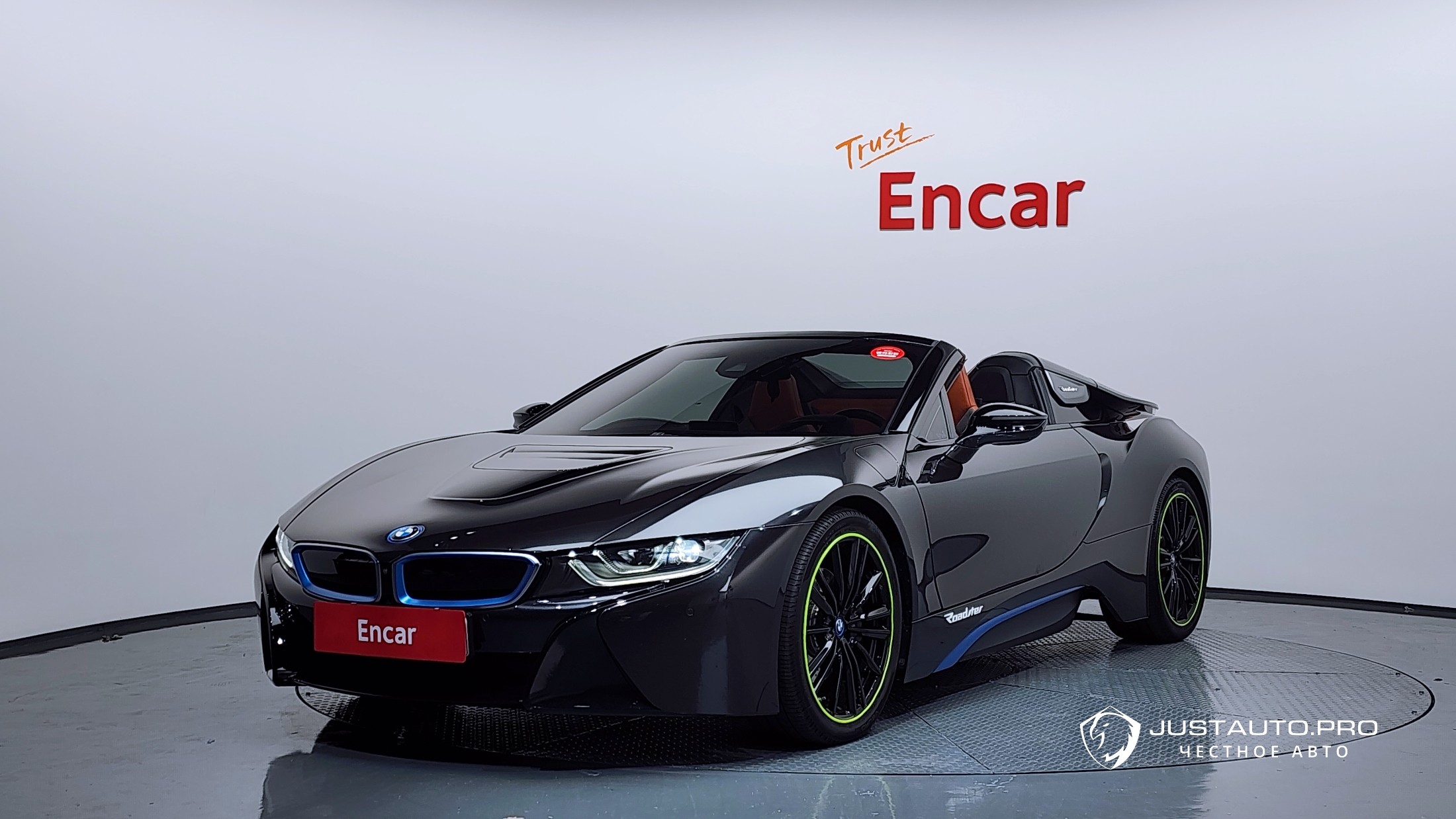 Автомобиль BMW i8