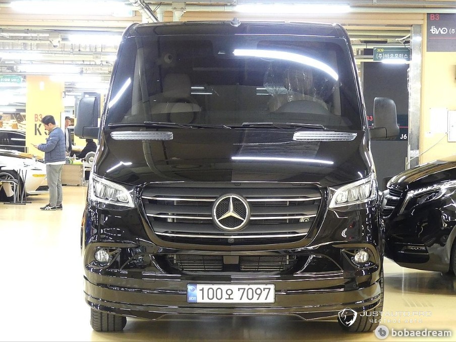 Автомобиль Mercedes-Benz Sprinter