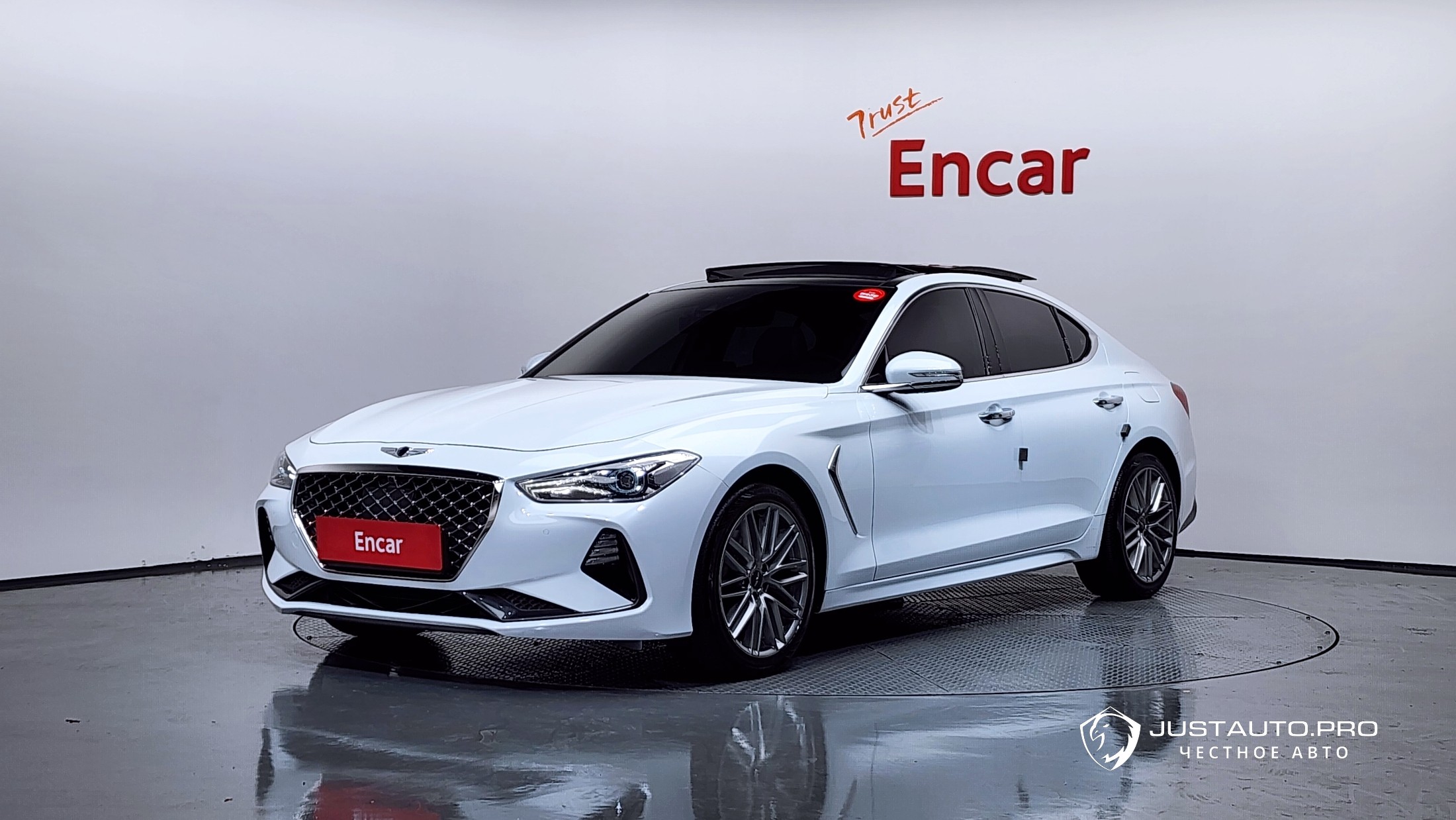 Автомобиль Genesis G70