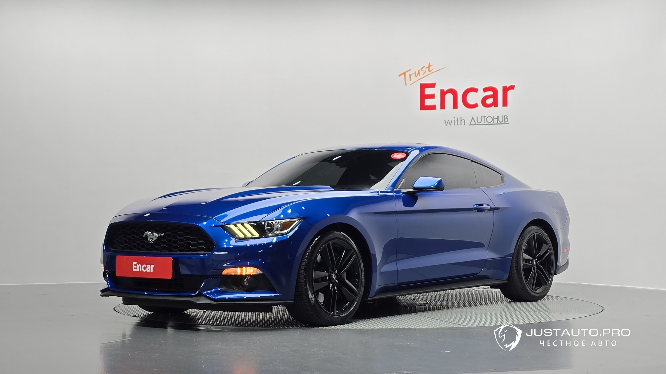 Автомобиль Ford Mustang