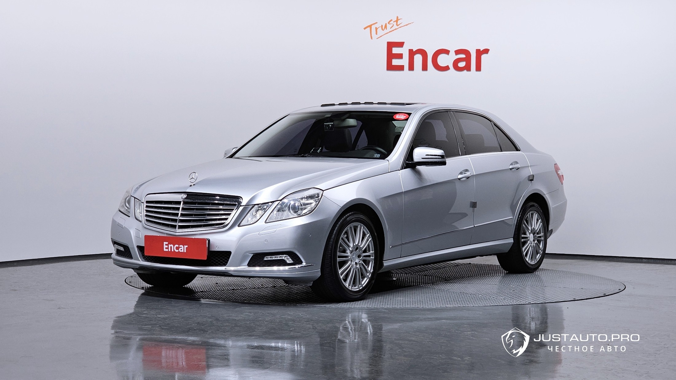 Автомобиль Mercedes-Benz E-Class