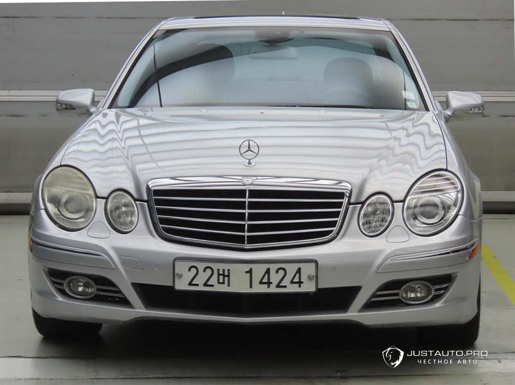 Автомобиль Mercedes-Benz E-Class
