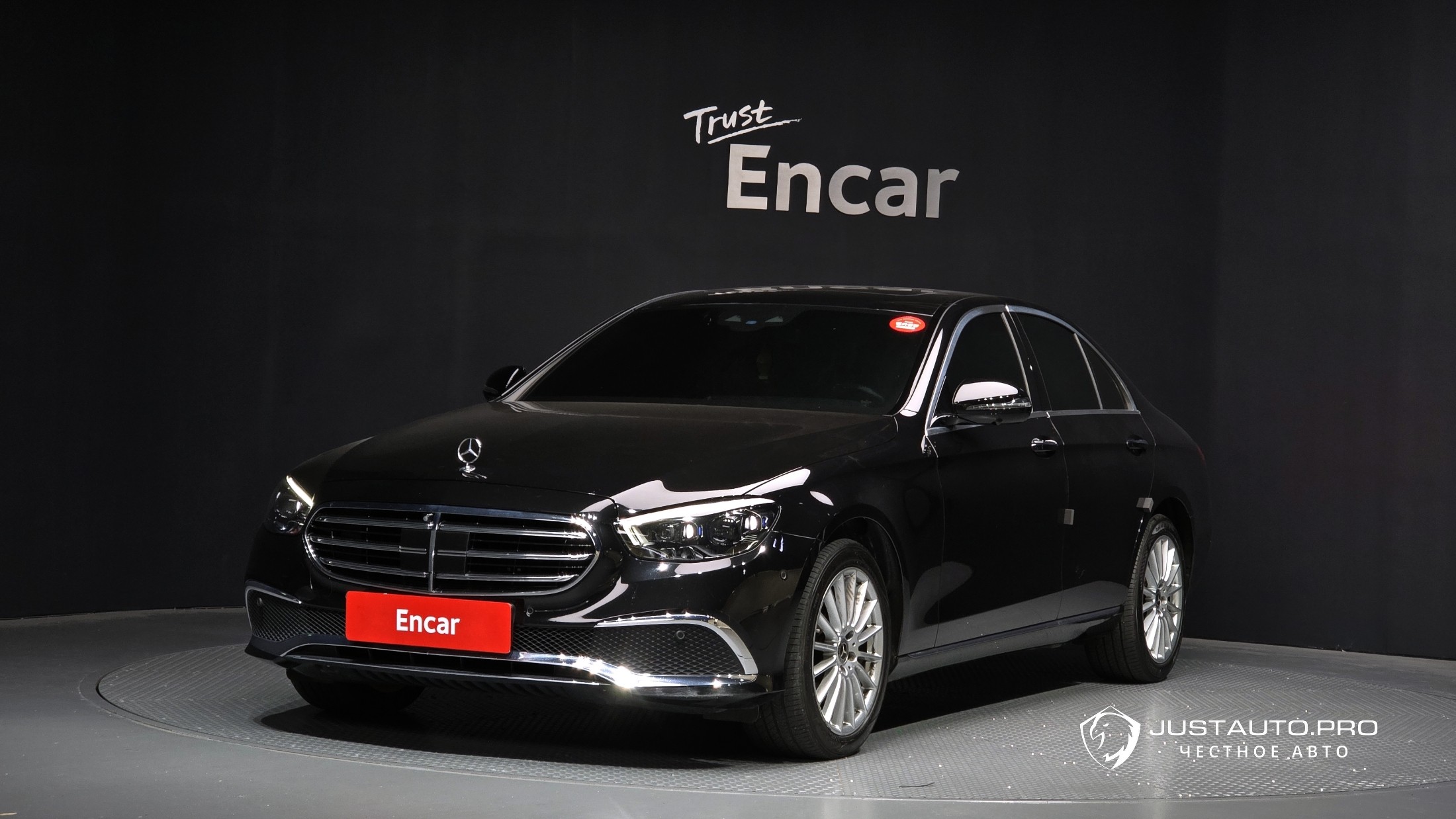 Автомобиль Mercedes-Benz E-Class