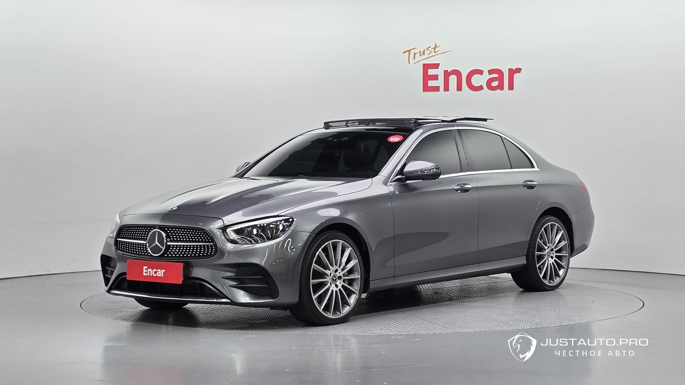 Автомобиль Mercedes-Benz E-Class