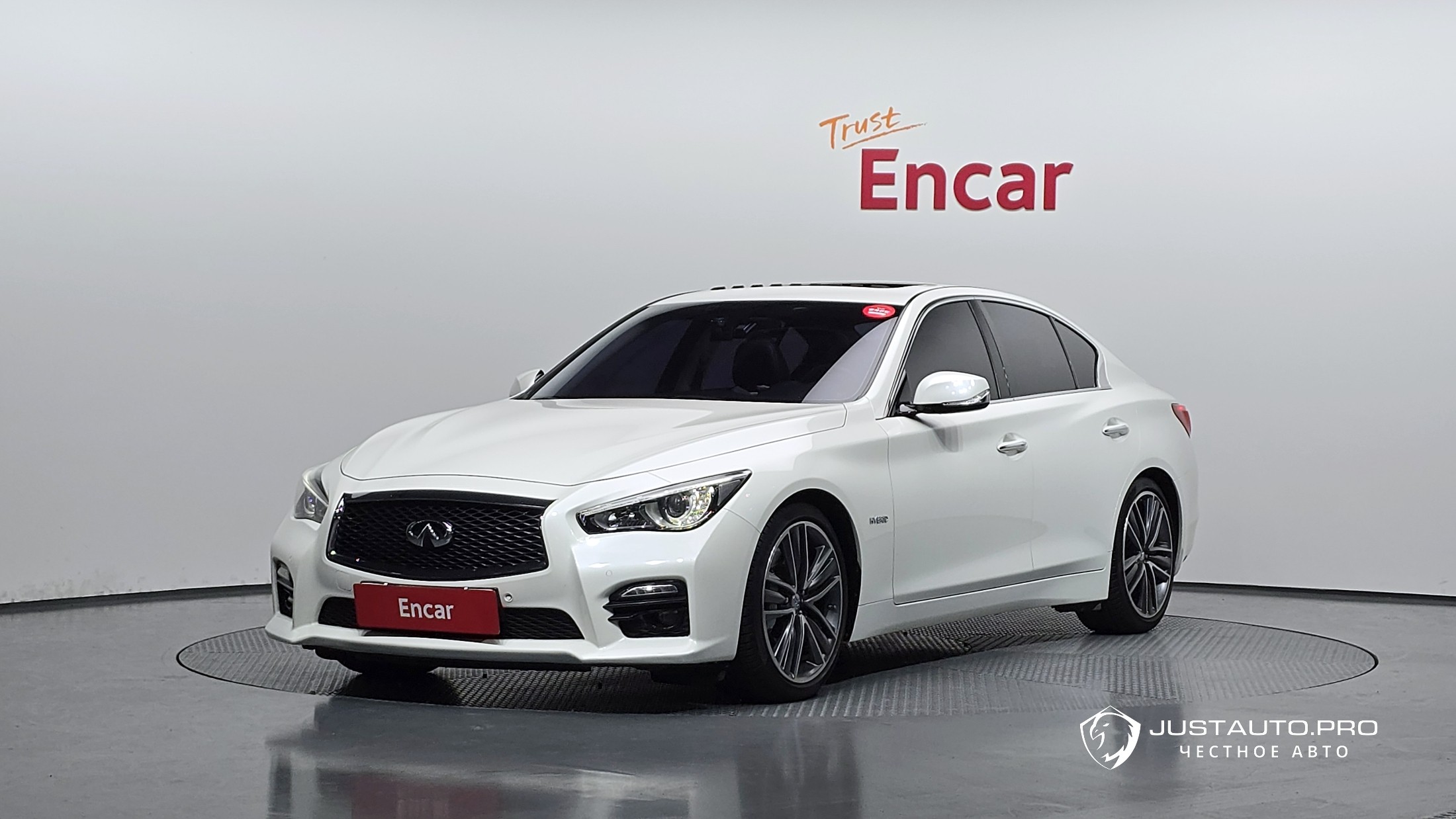 Автомобиль Infiniti Q50