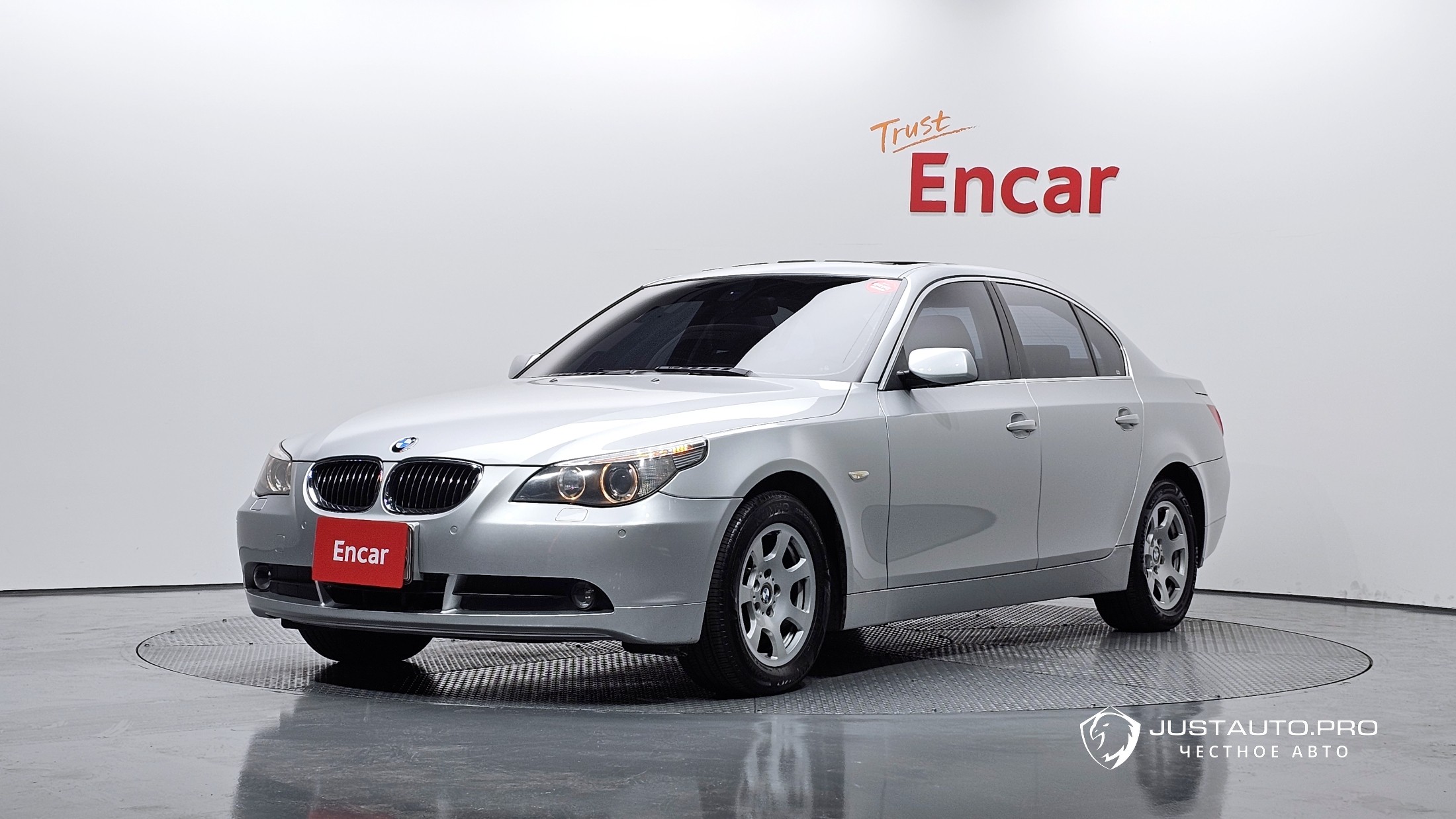 Автомобиль BMW 5-Series