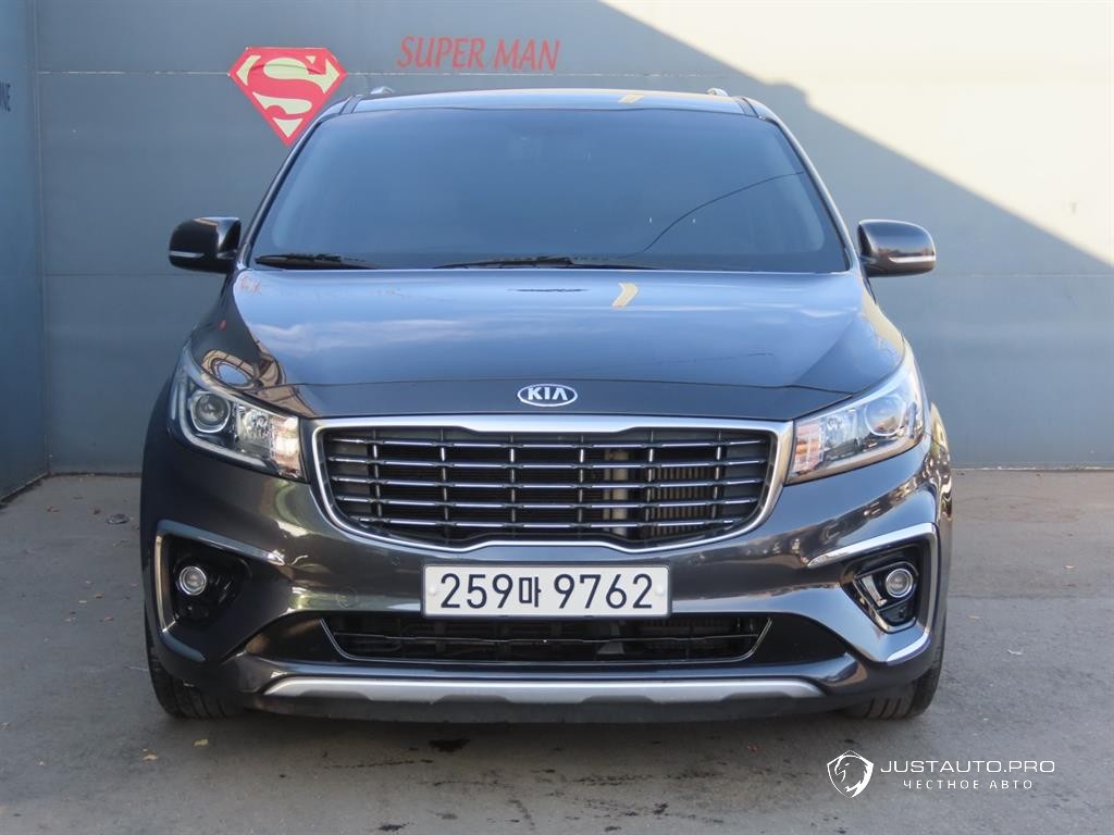 Автомобиль Kia Canival