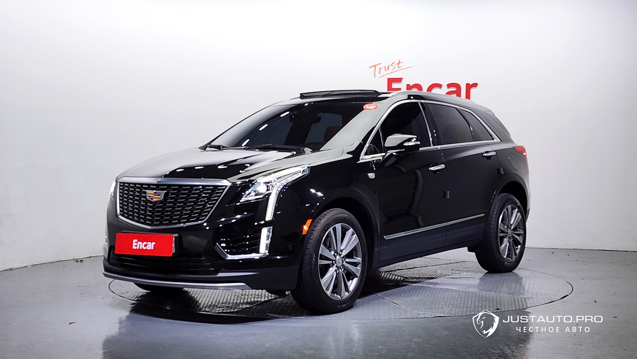 Автомобиль Cadillac XT5