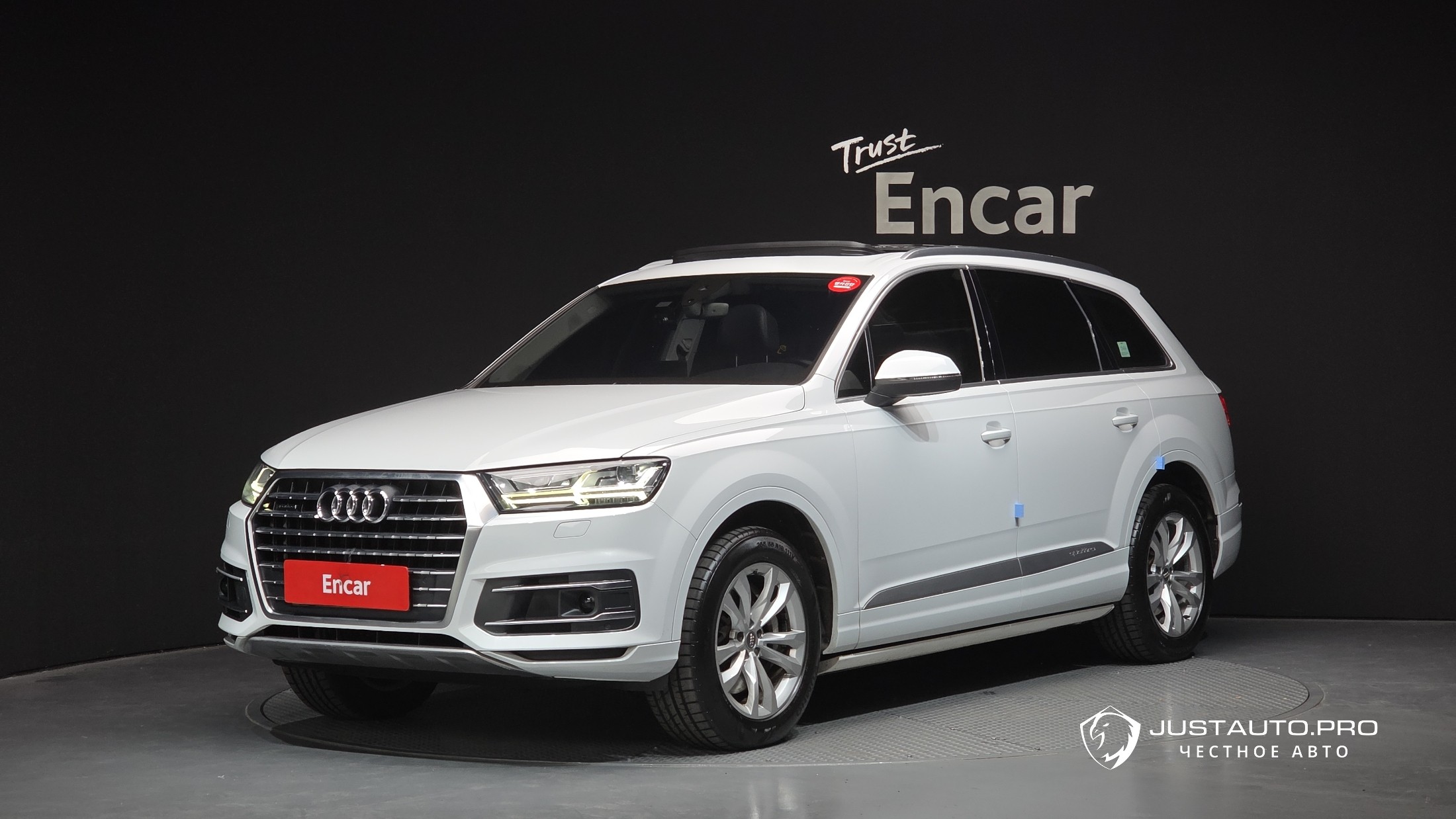 Автомобиль Audi Q7