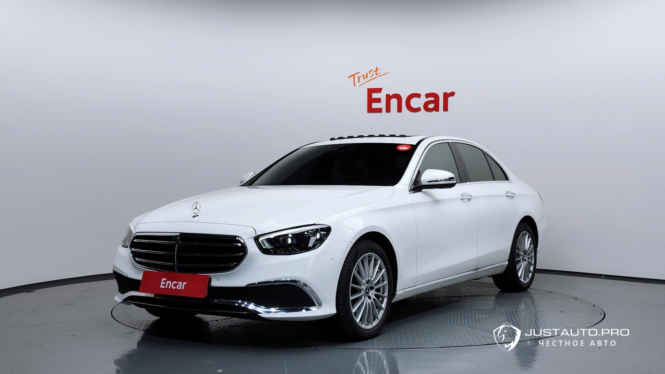 Автомобиль Mercedes-Benz E-Class