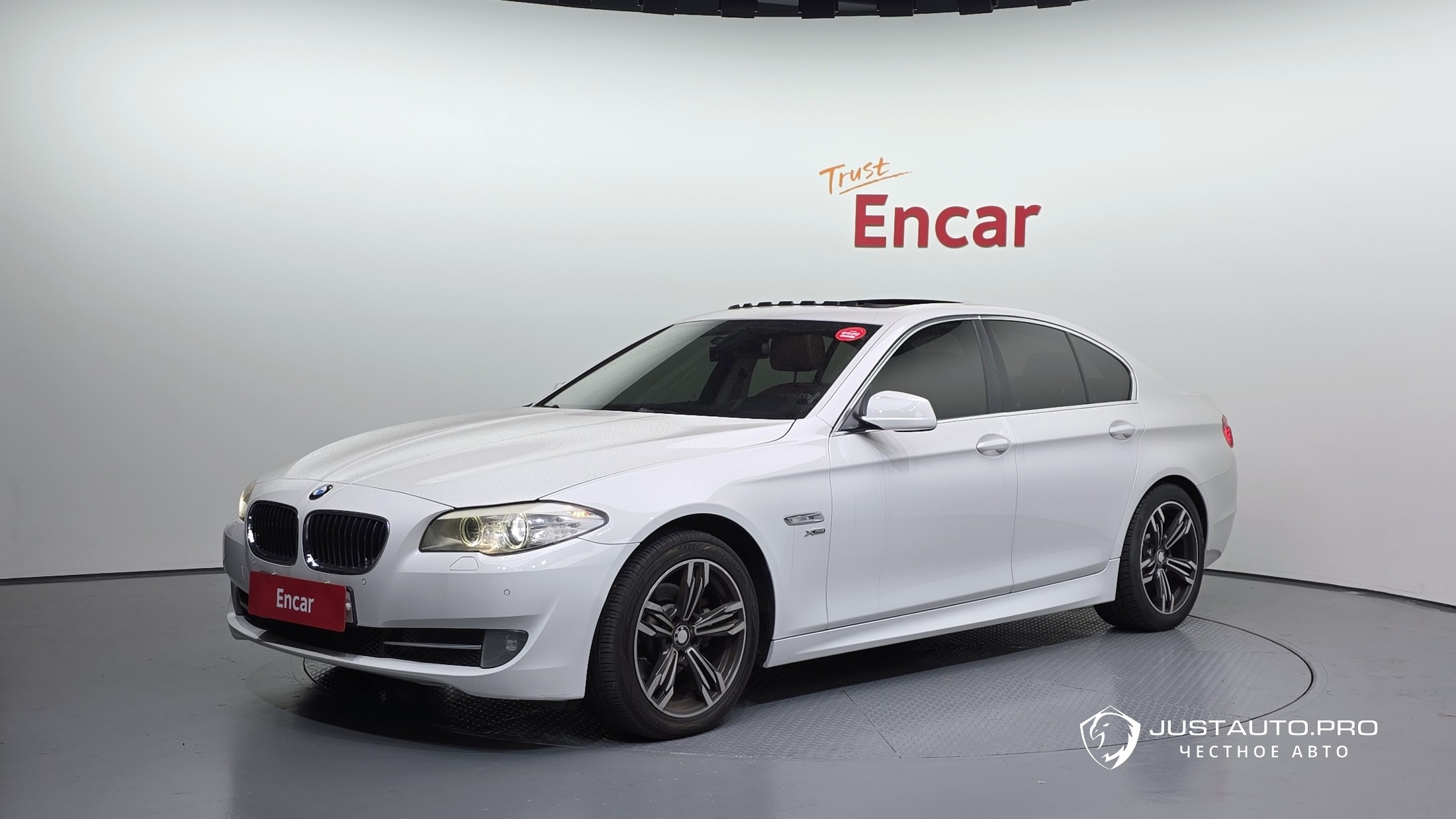 Автомобиль BMW 5-Series