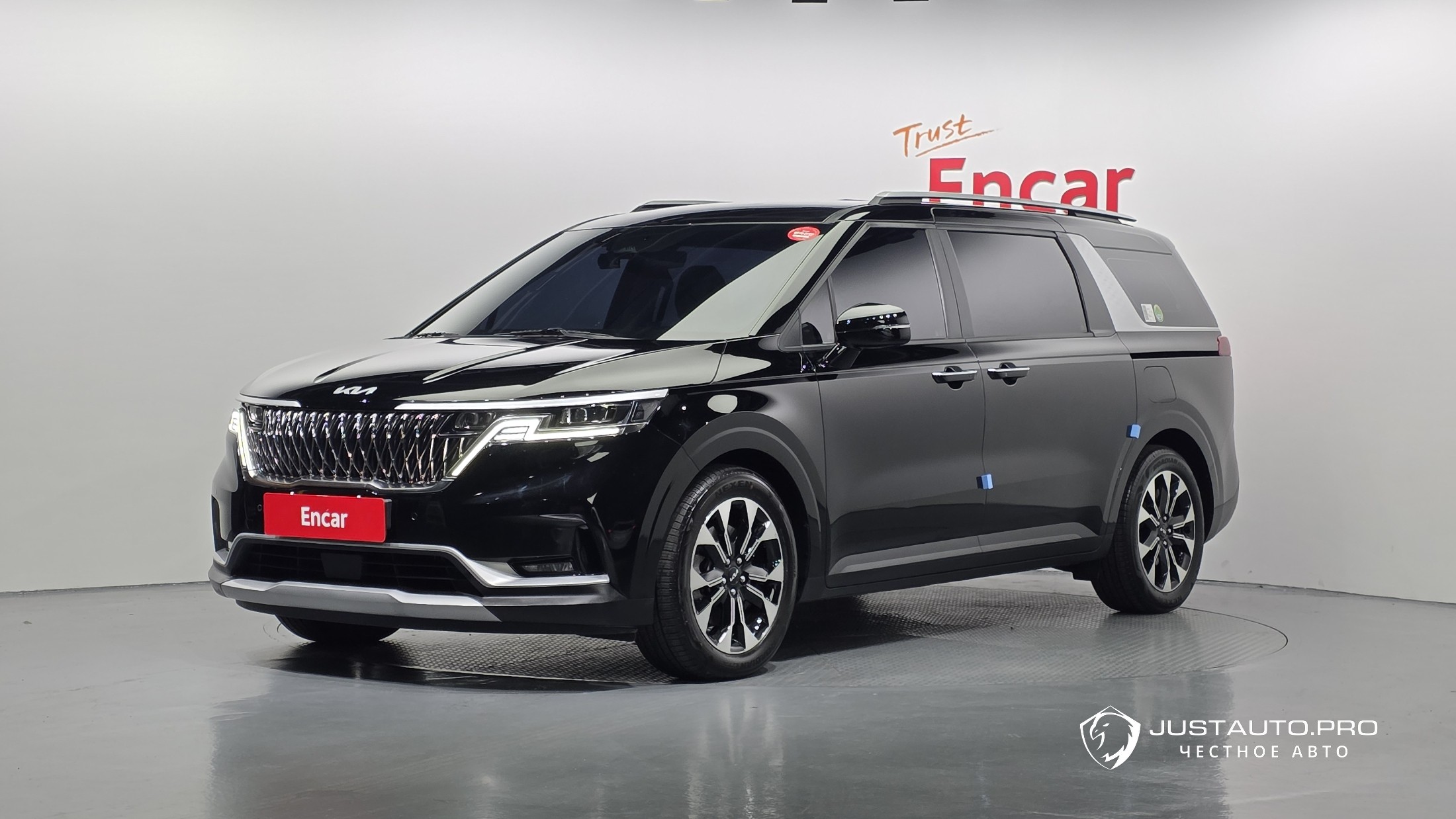 Автомобиль Kia Canival