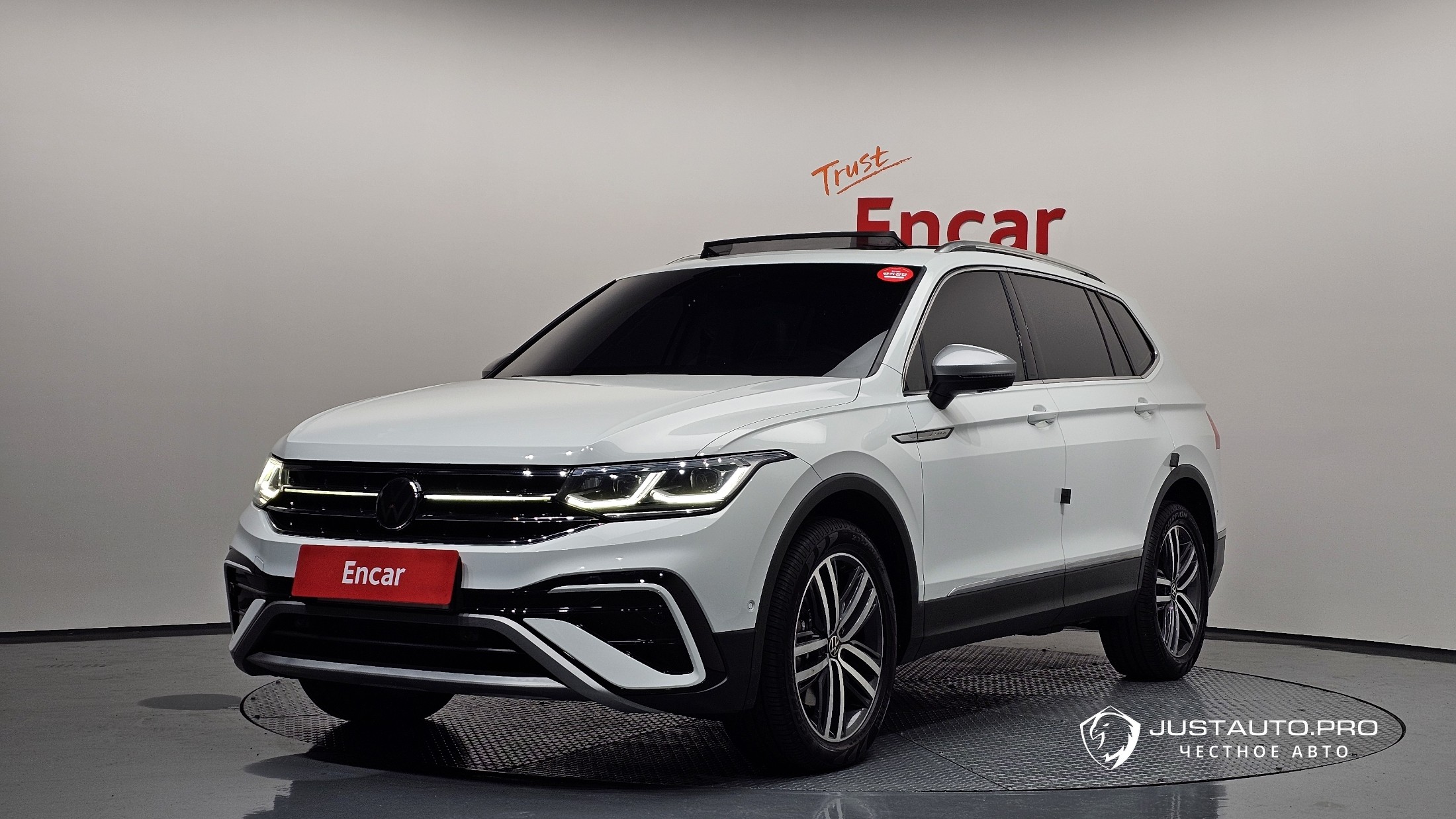 Автомобиль Volkswagen Tiguan