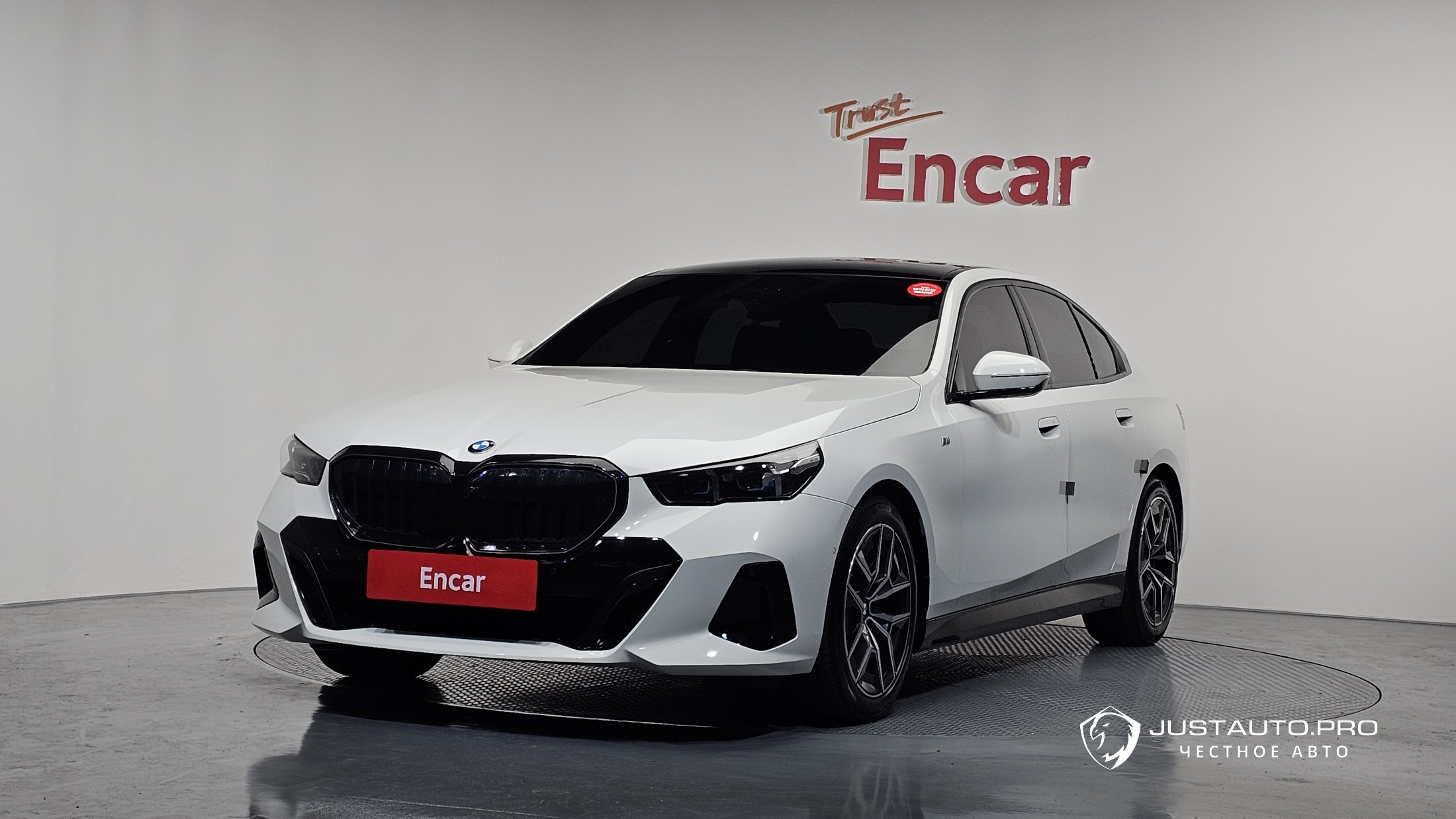 Автомобиль BMW 5-Series