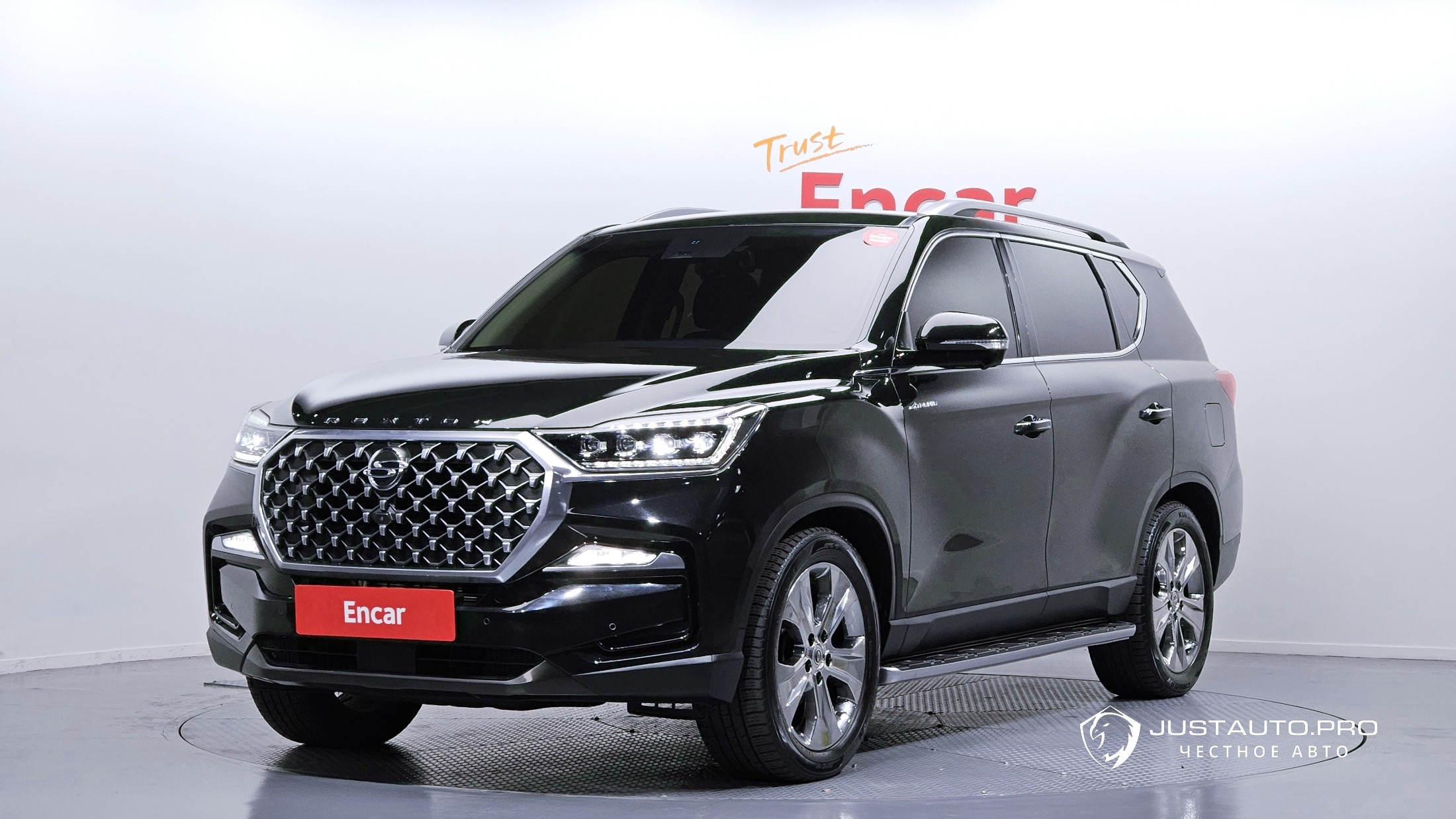 Автомобиль KG_Mobility_Ssangyong Rexton