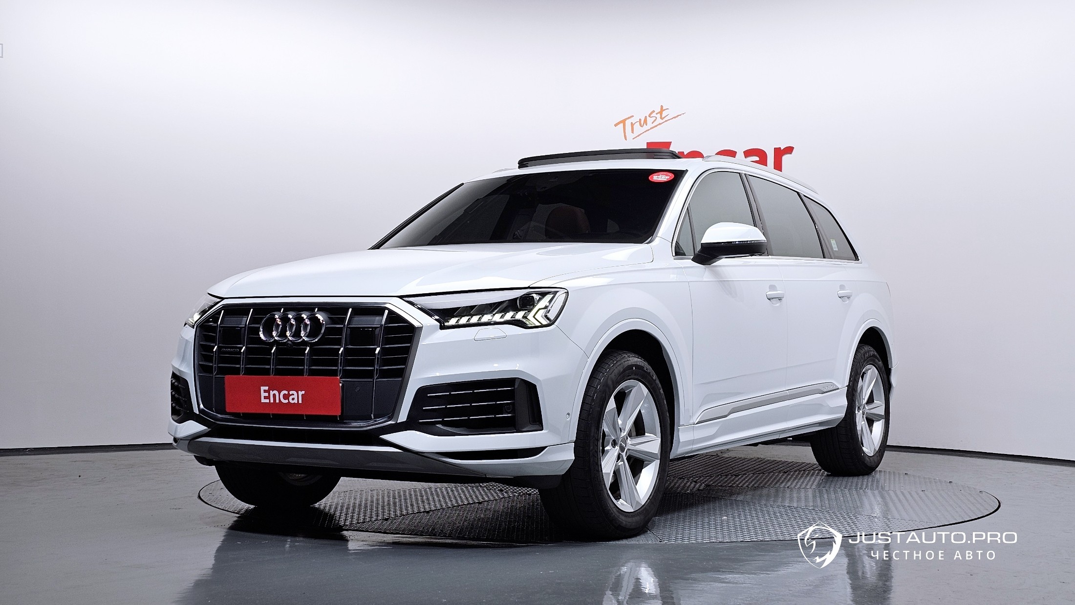 Автомобиль Audi Q7