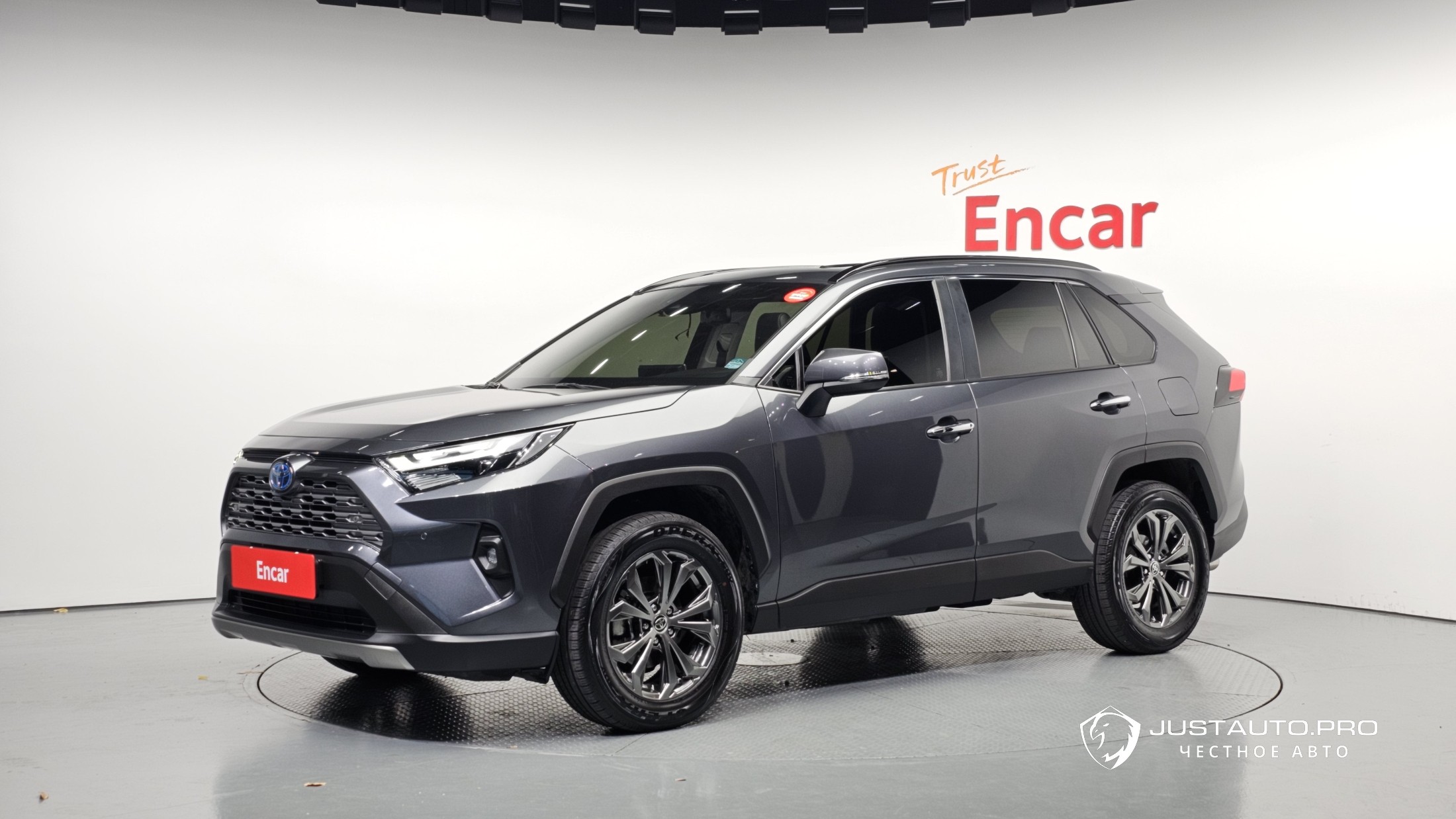 Автомобиль Toyota RAV4