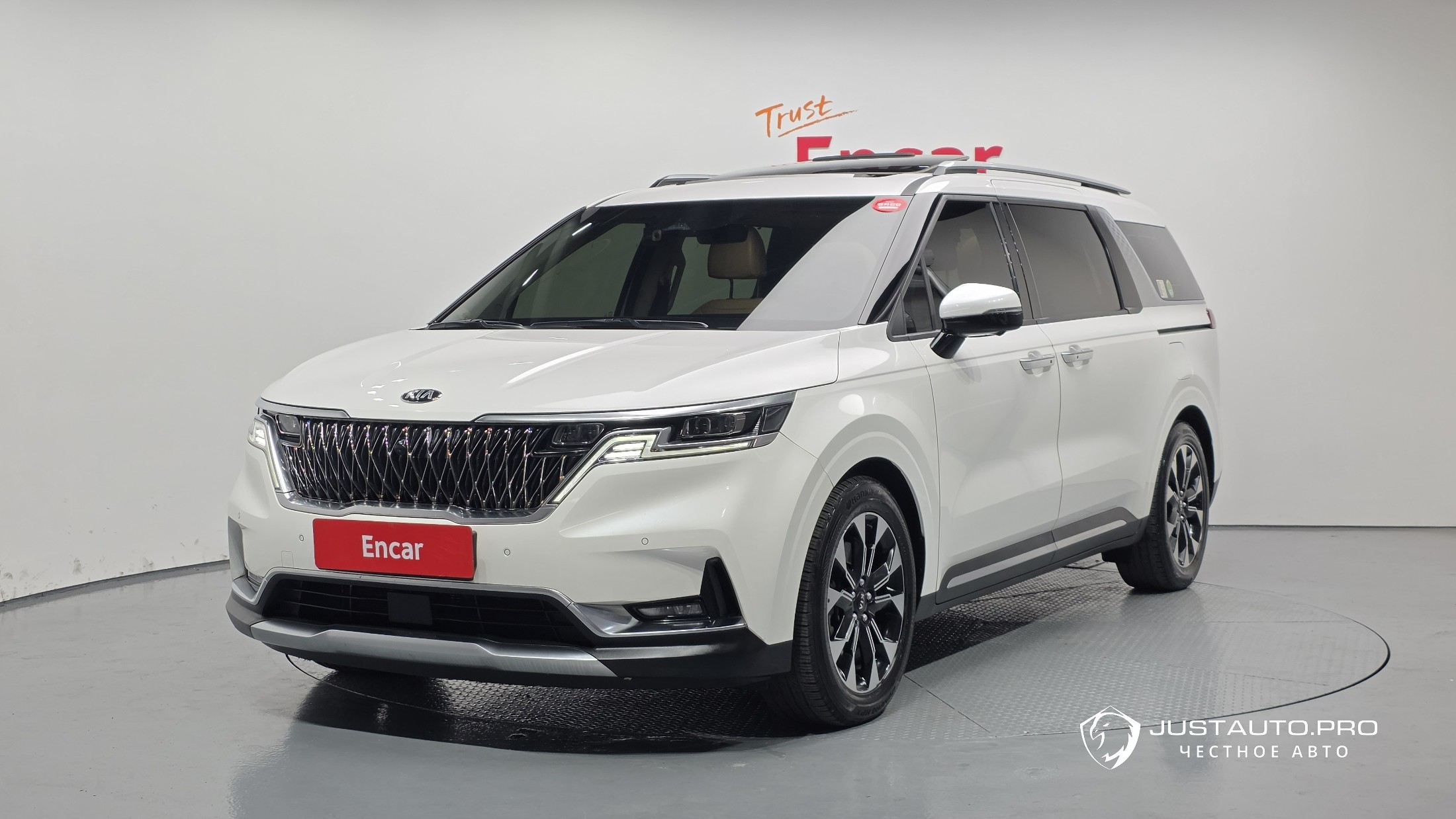 Автомобиль Kia Canival