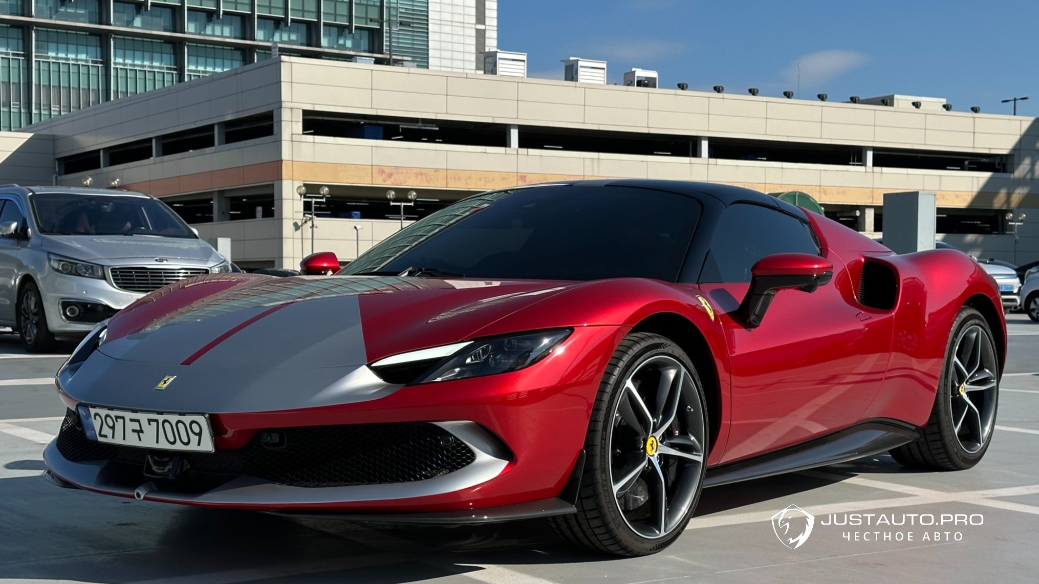 Автомобиль Ferrari 296