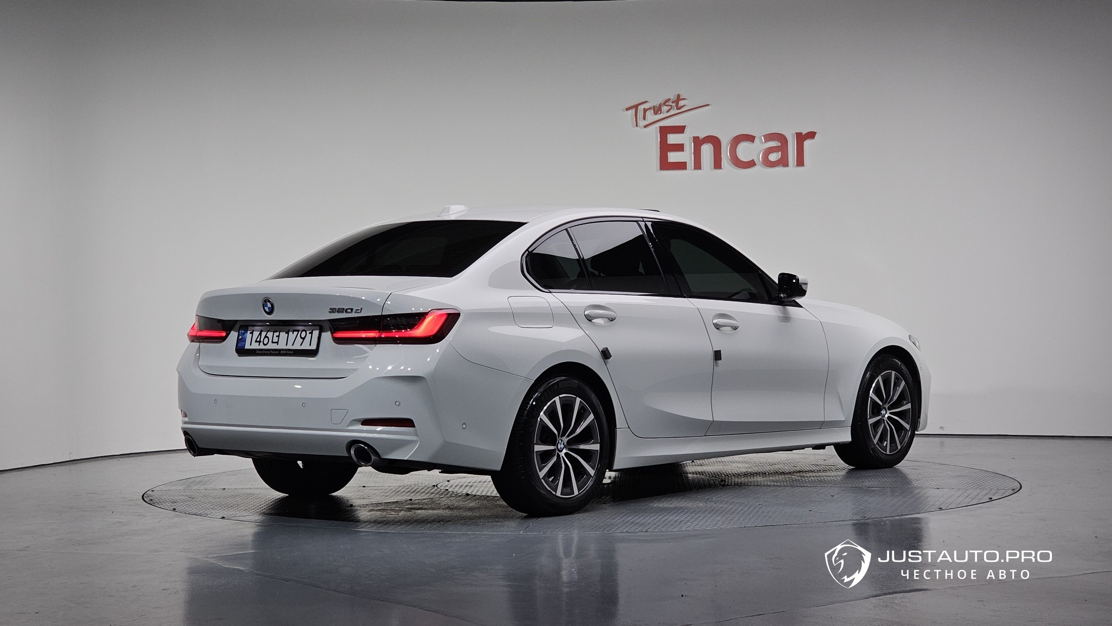 Автомобиль BMW 3-Series