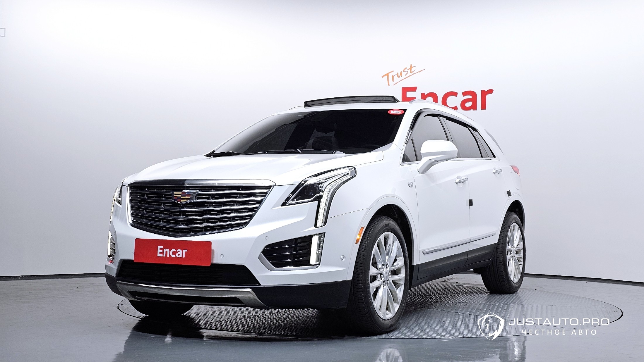 Автомобиль Cadillac XT5