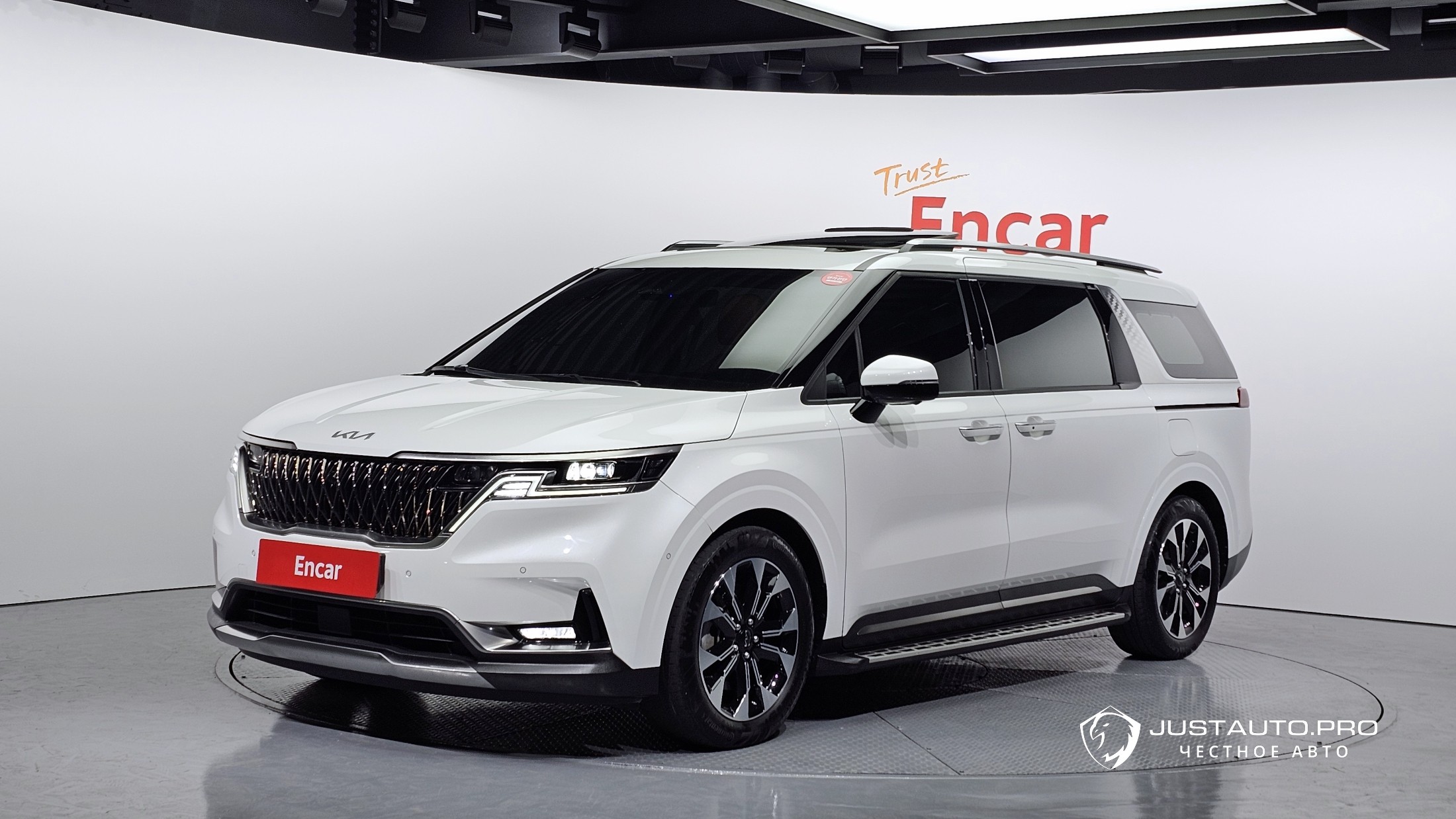 Автомобиль Kia Canival