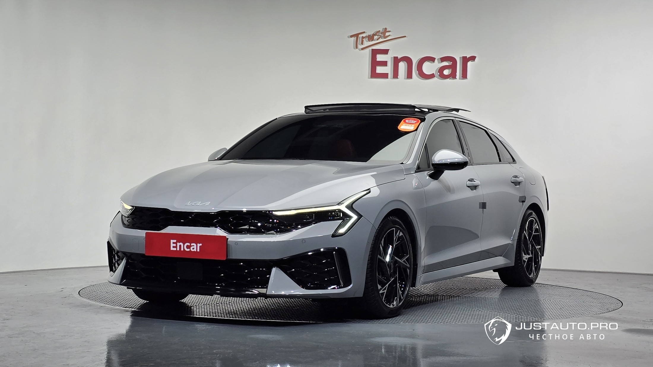 Автомобиль Kia K5