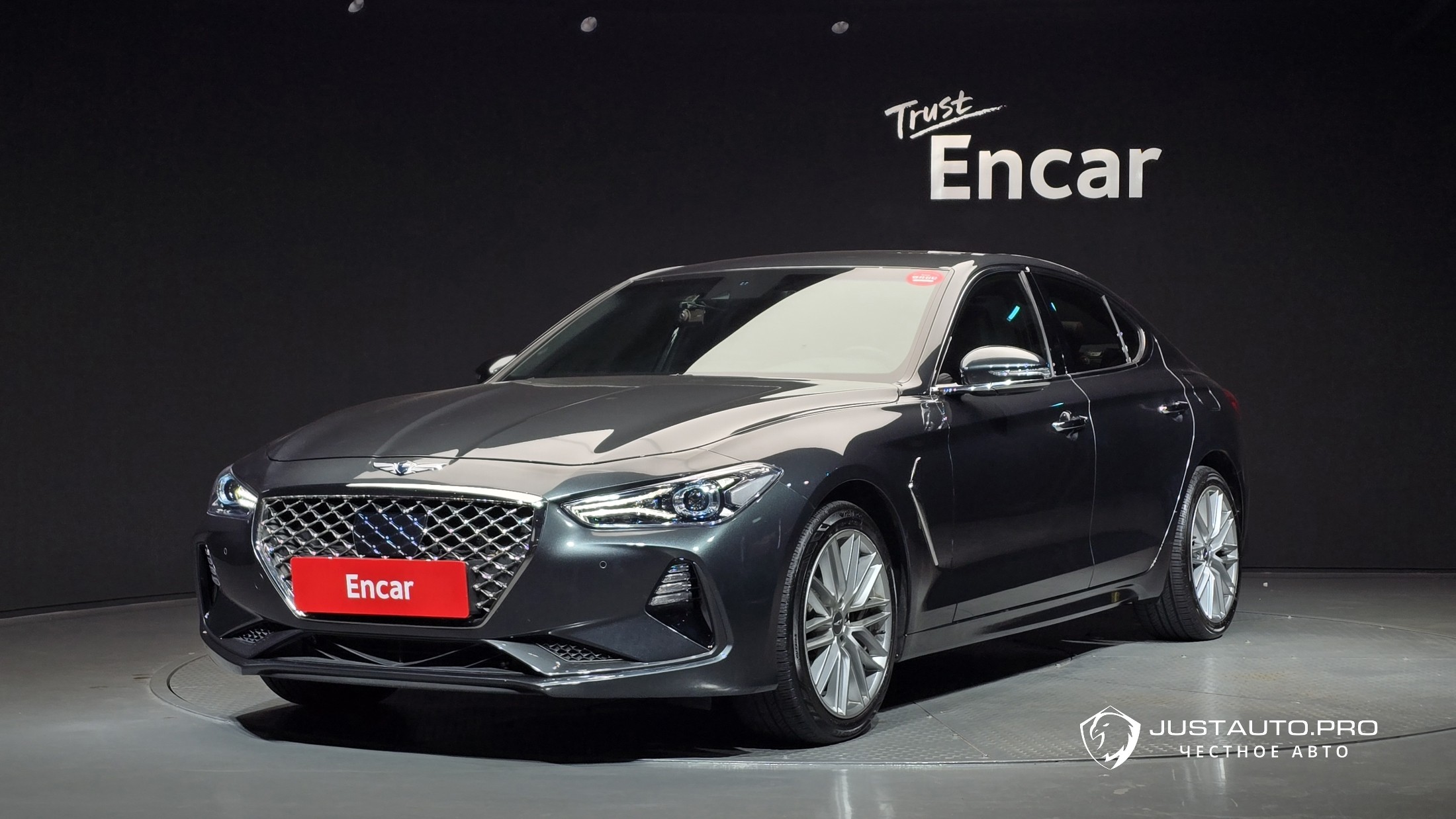Автомобиль Genesis G70