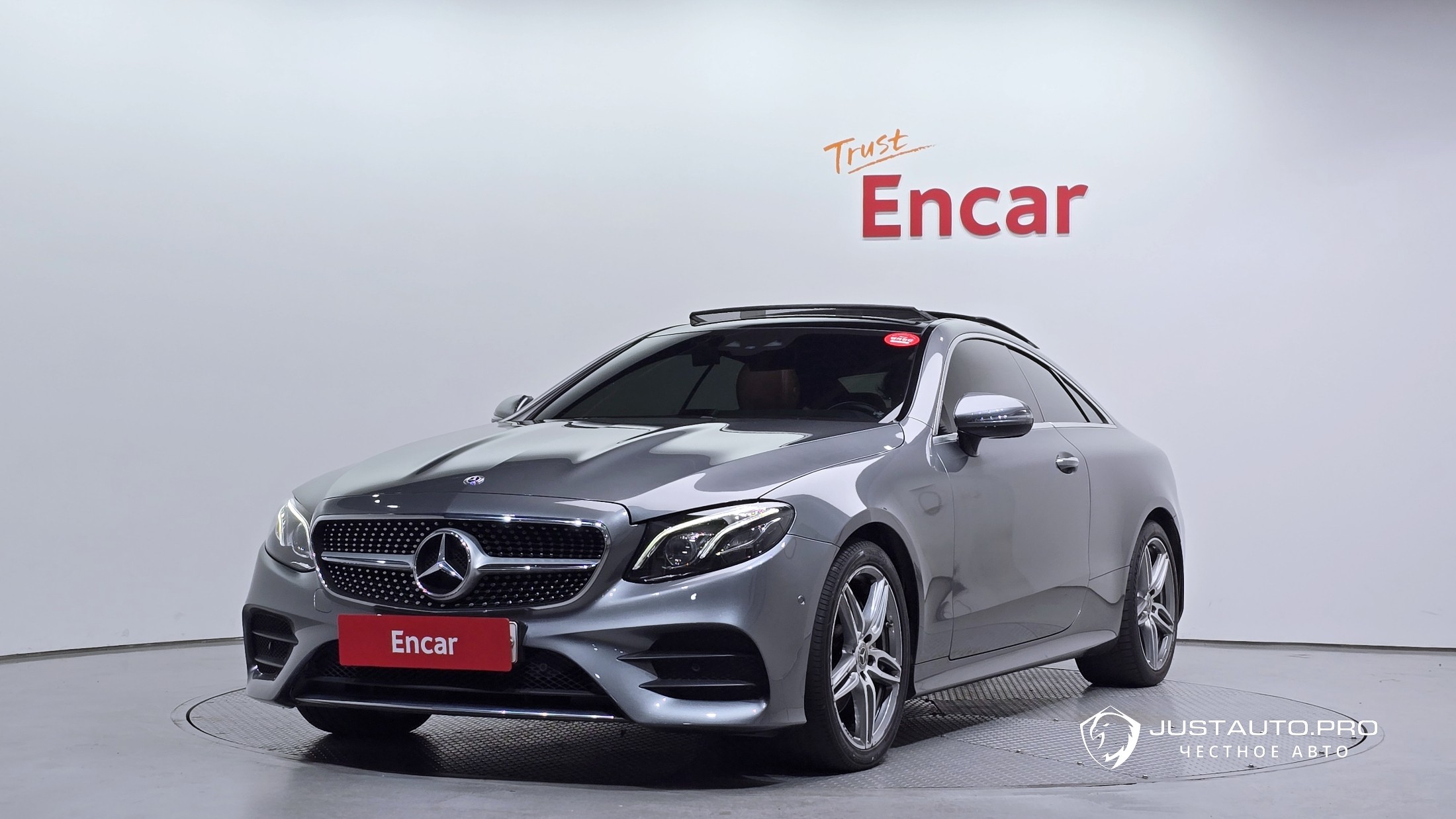 Автомобиль Mercedes-Benz E-Class