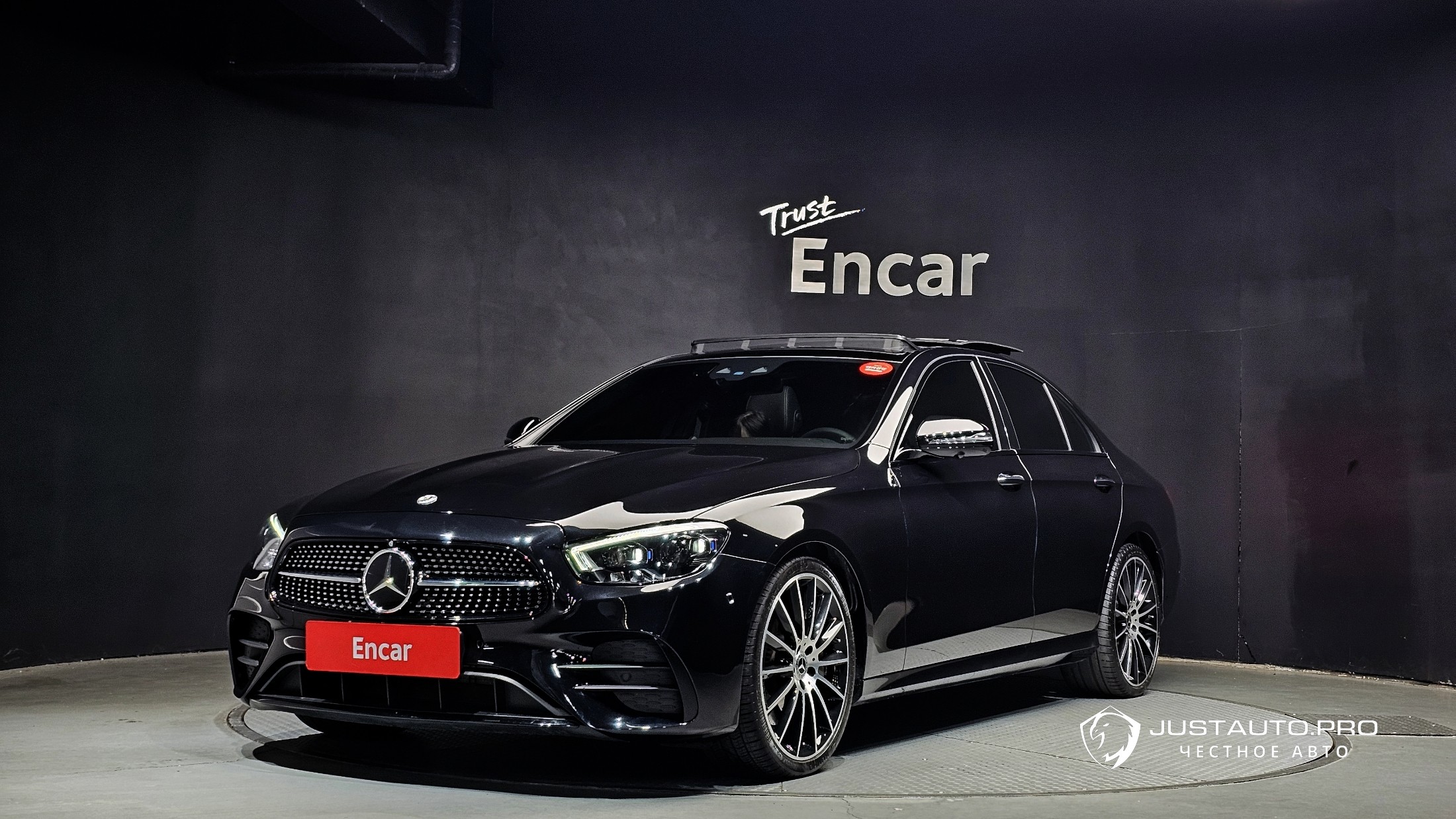 Автомобиль Mercedes-Benz E-Class