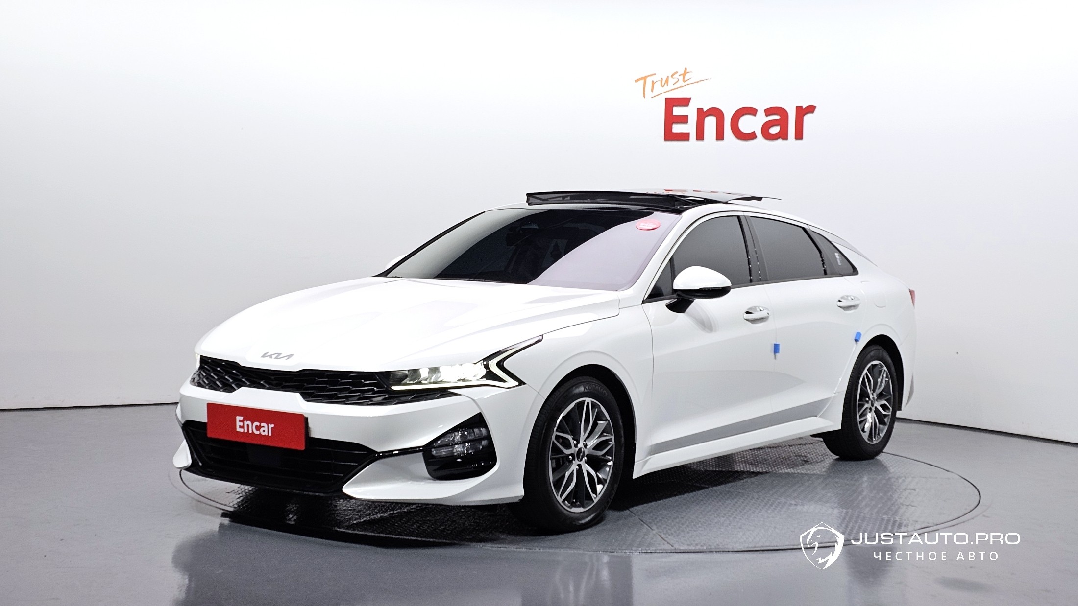 Автомобиль Kia K5