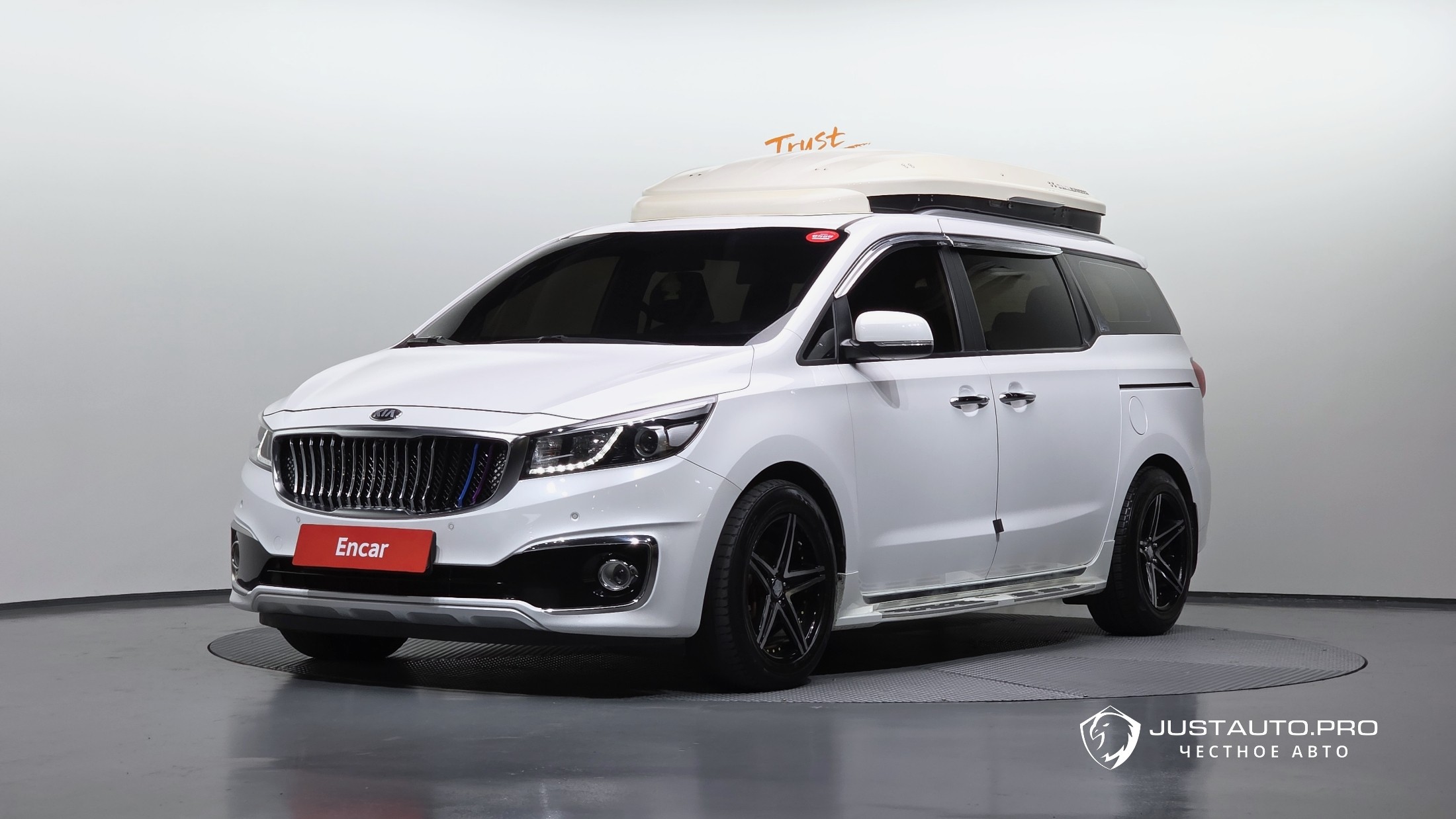 Автомобиль Kia Canival