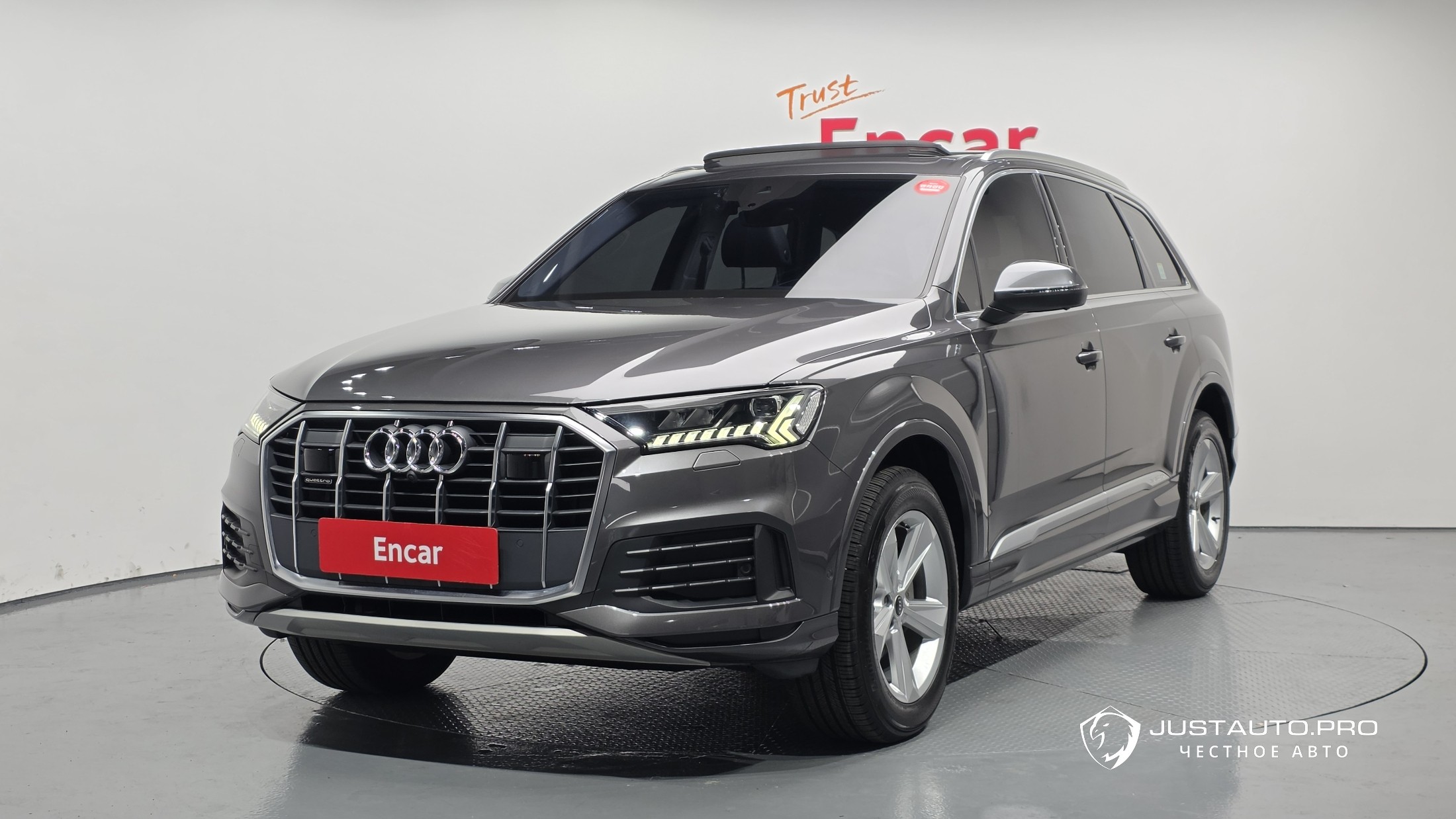 Автомобиль Audi Q7