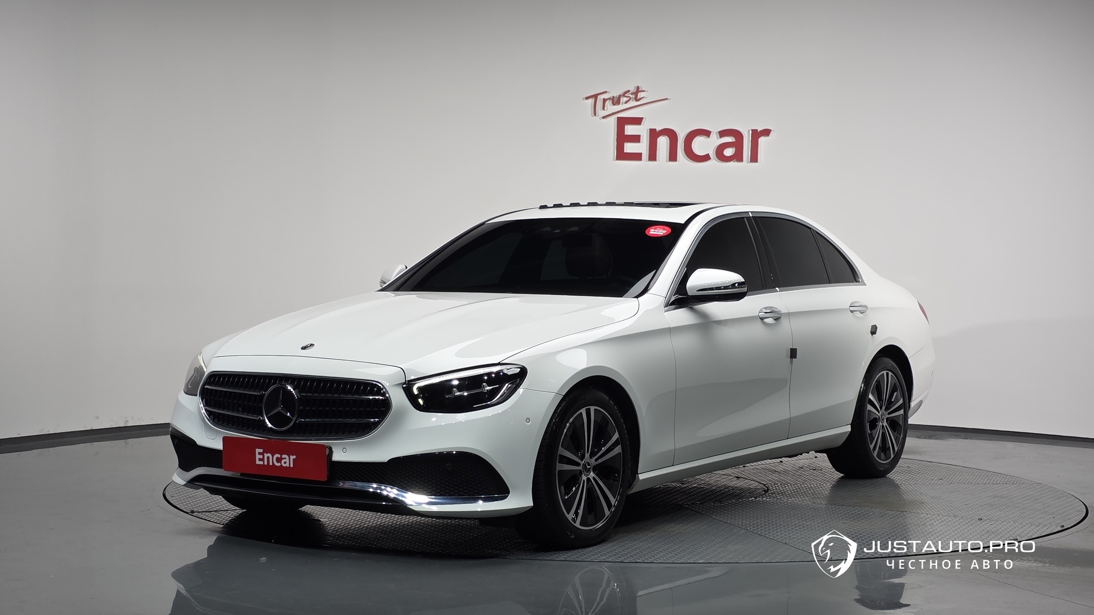 Автомобиль Mercedes-Benz E-Class