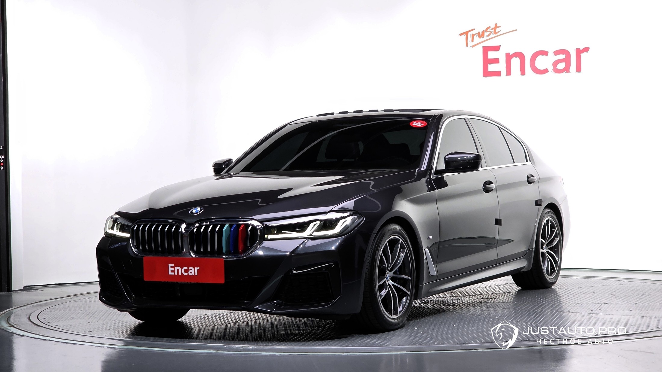 Автомобиль BMW 5-Series