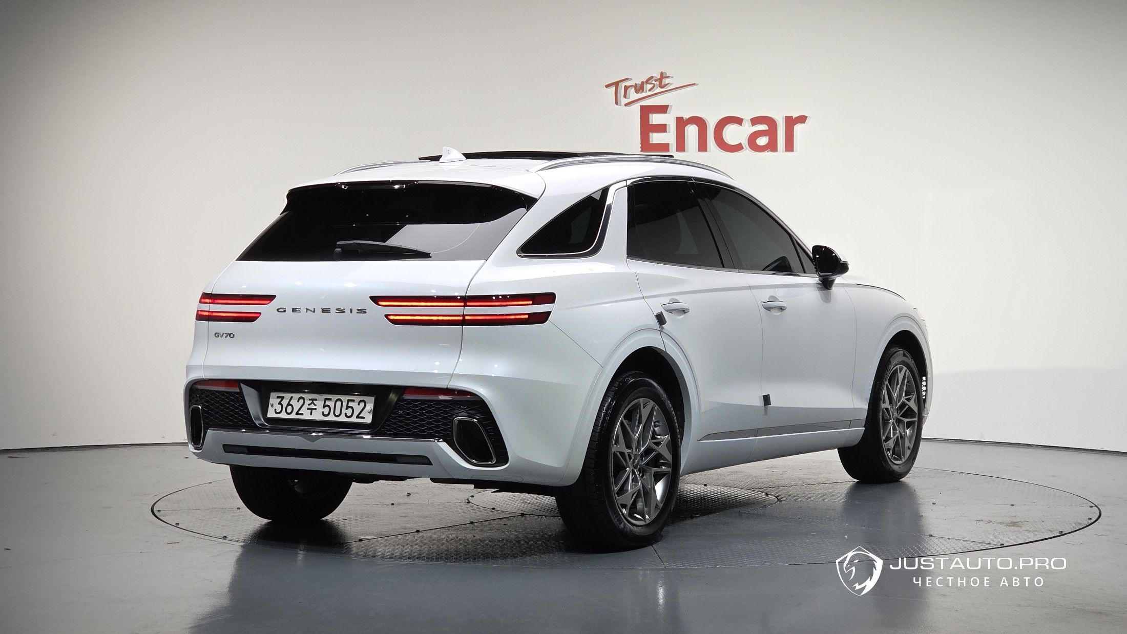 Автомобиль Genesis GV70