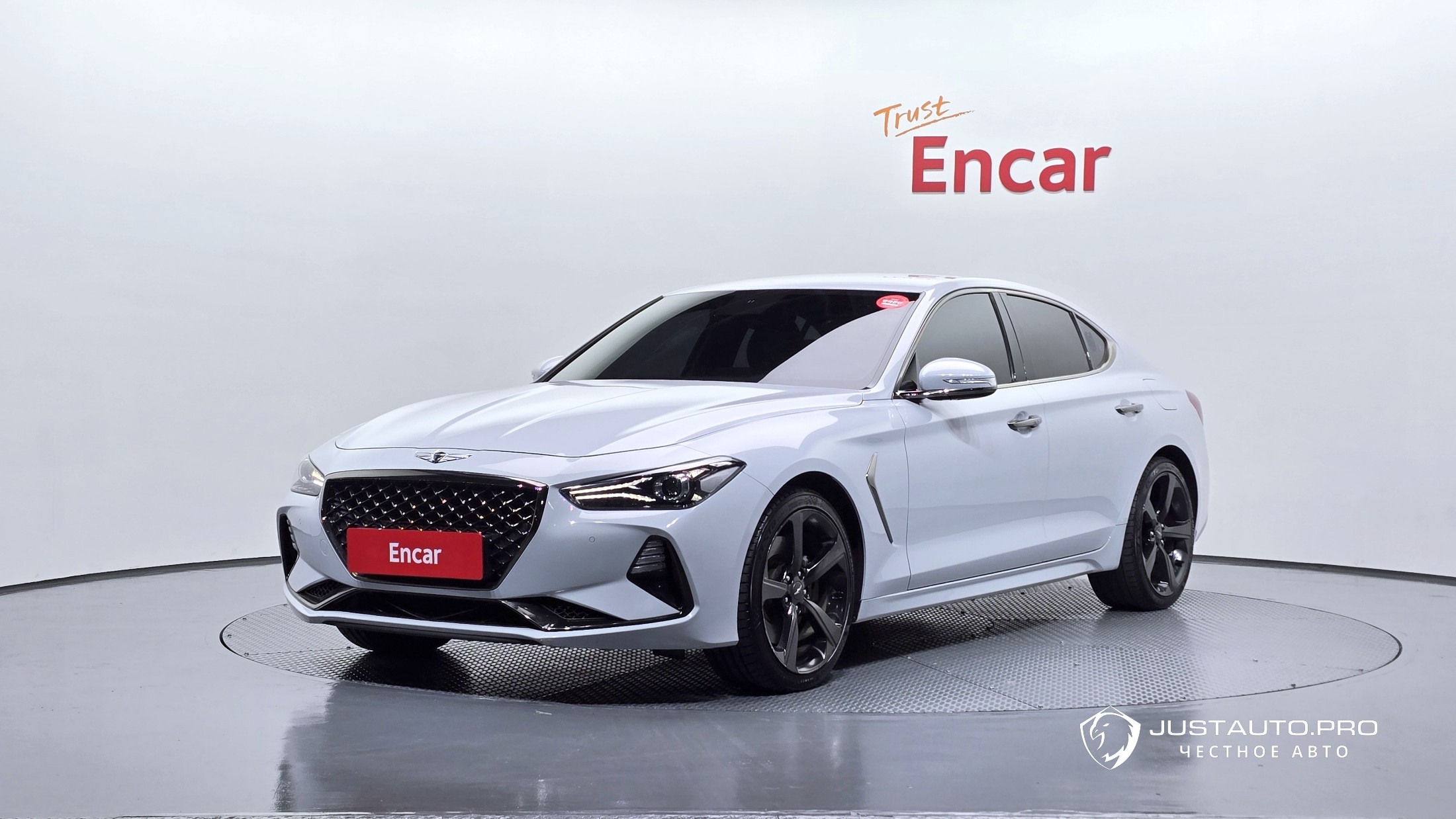 Автомобиль Genesis G70