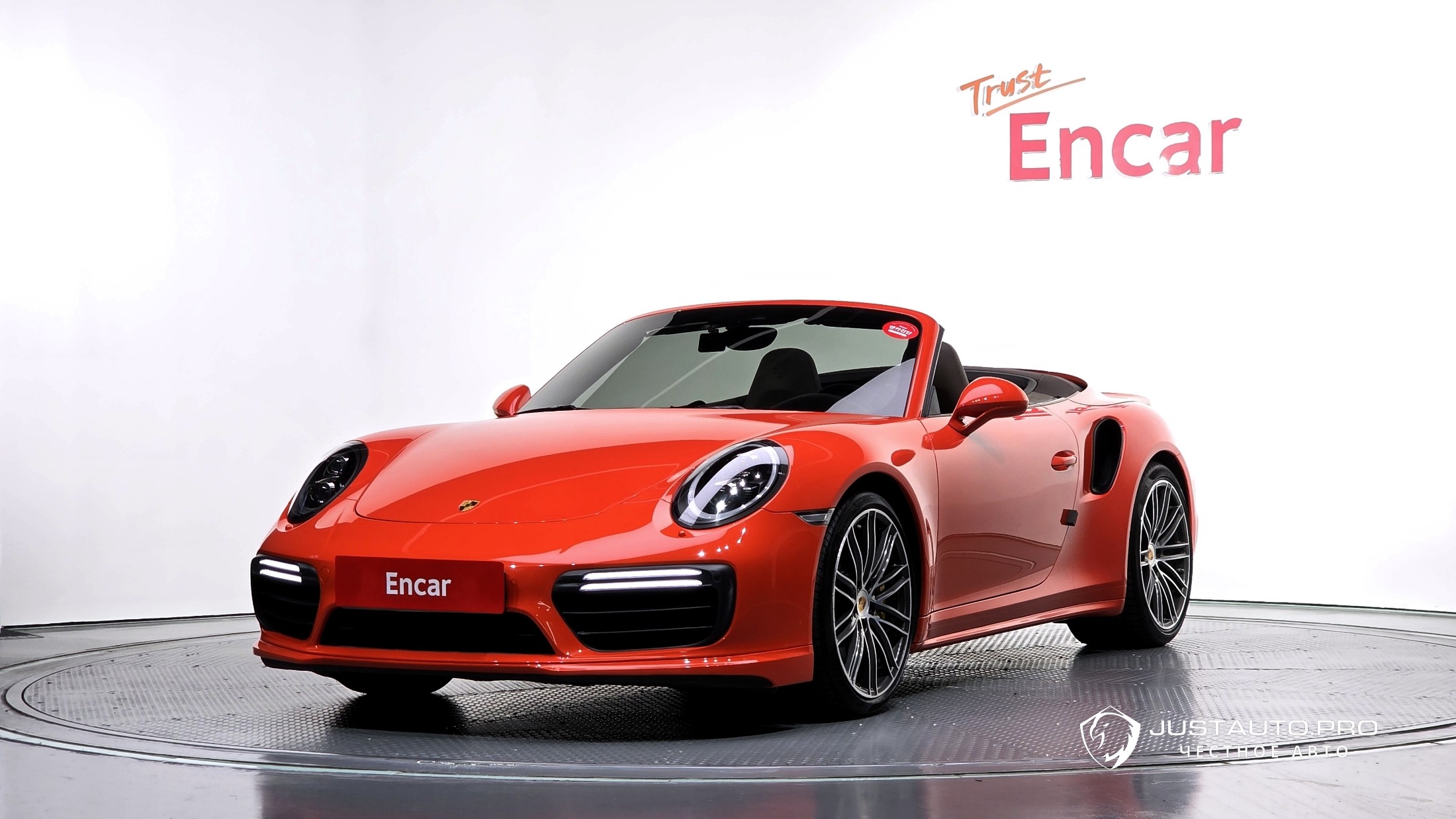 Автомобиль Porsche 911